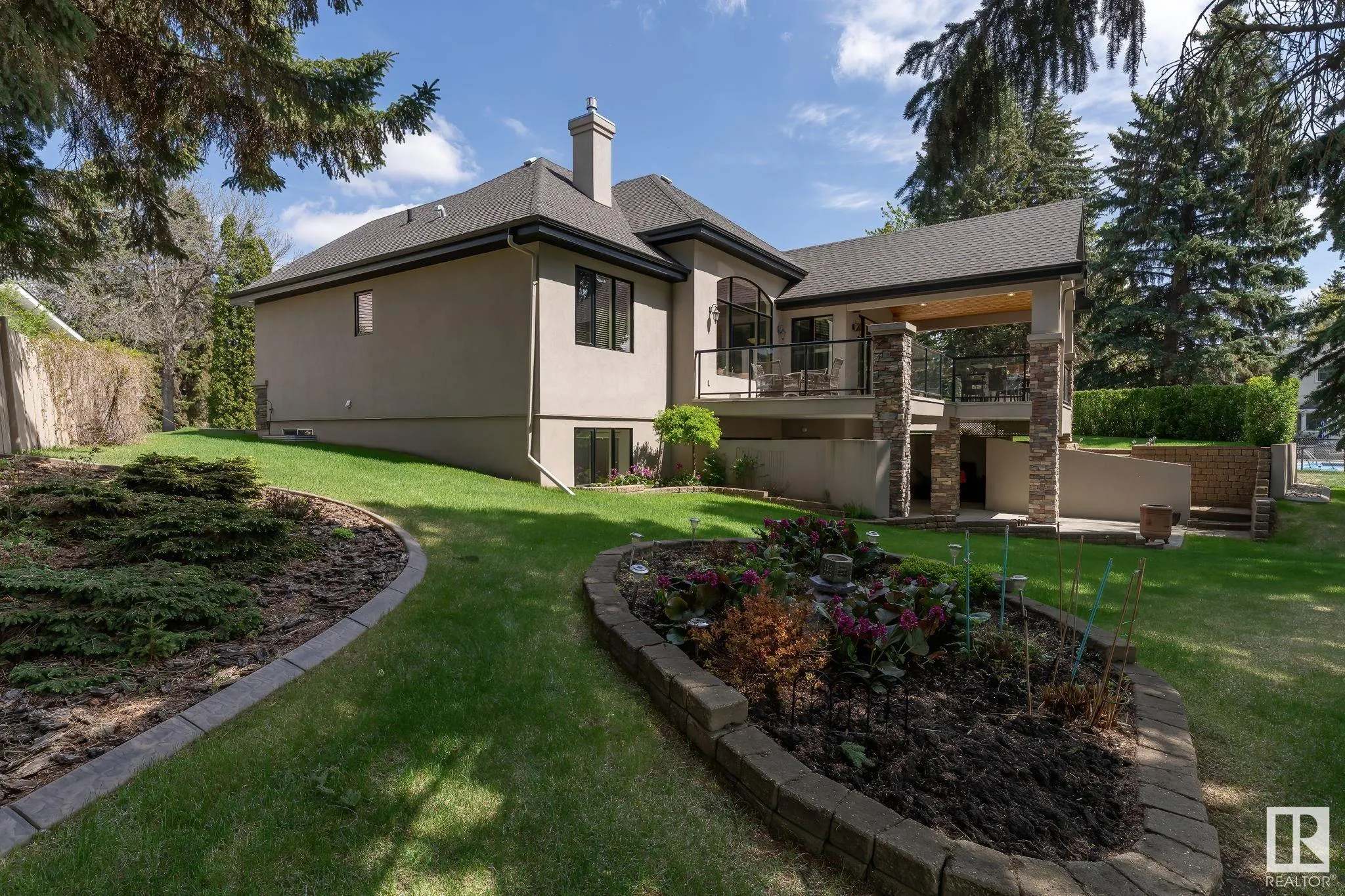 98 LANCASTER Crescent