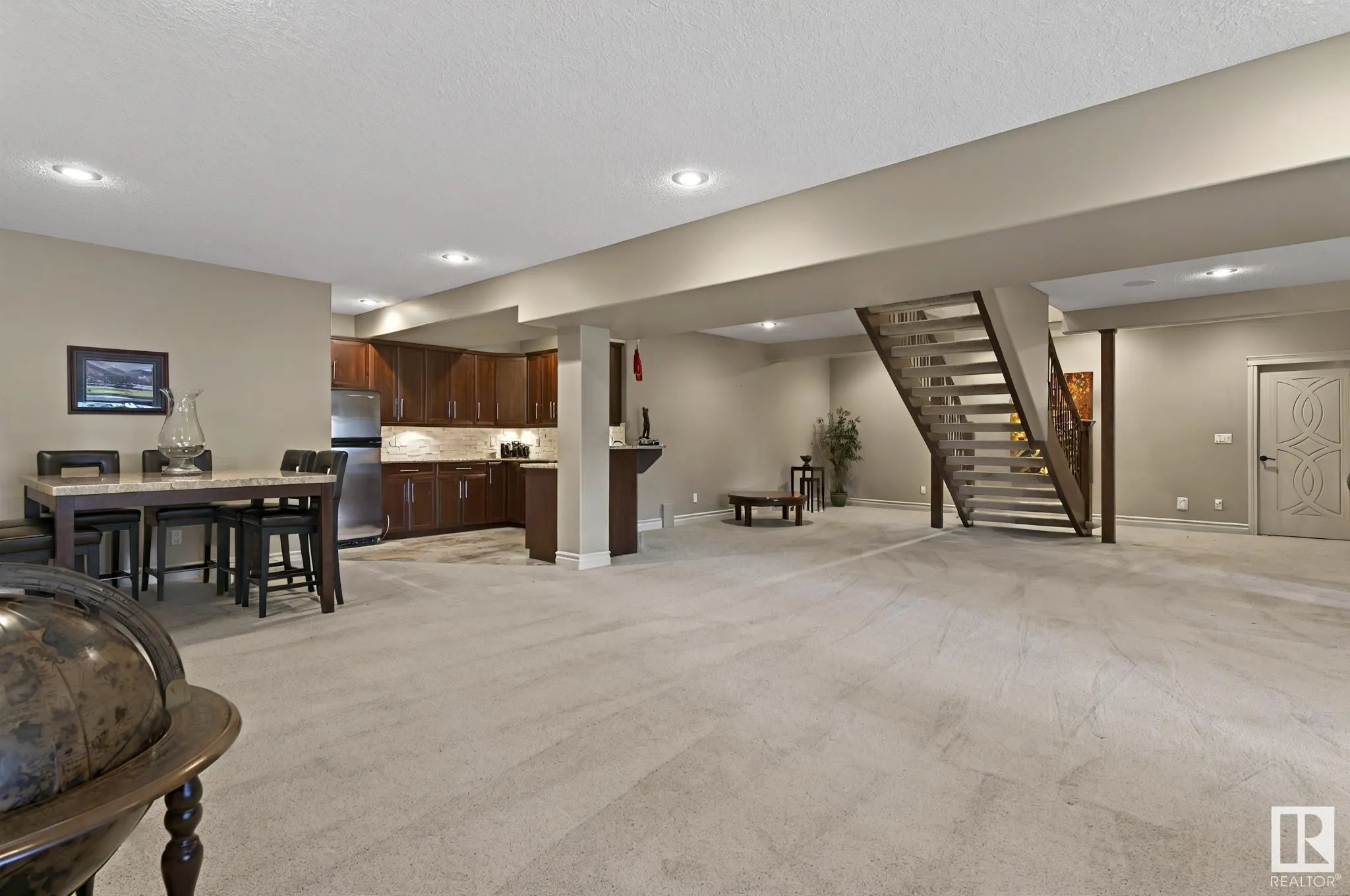 98 LANCASTER Crescent