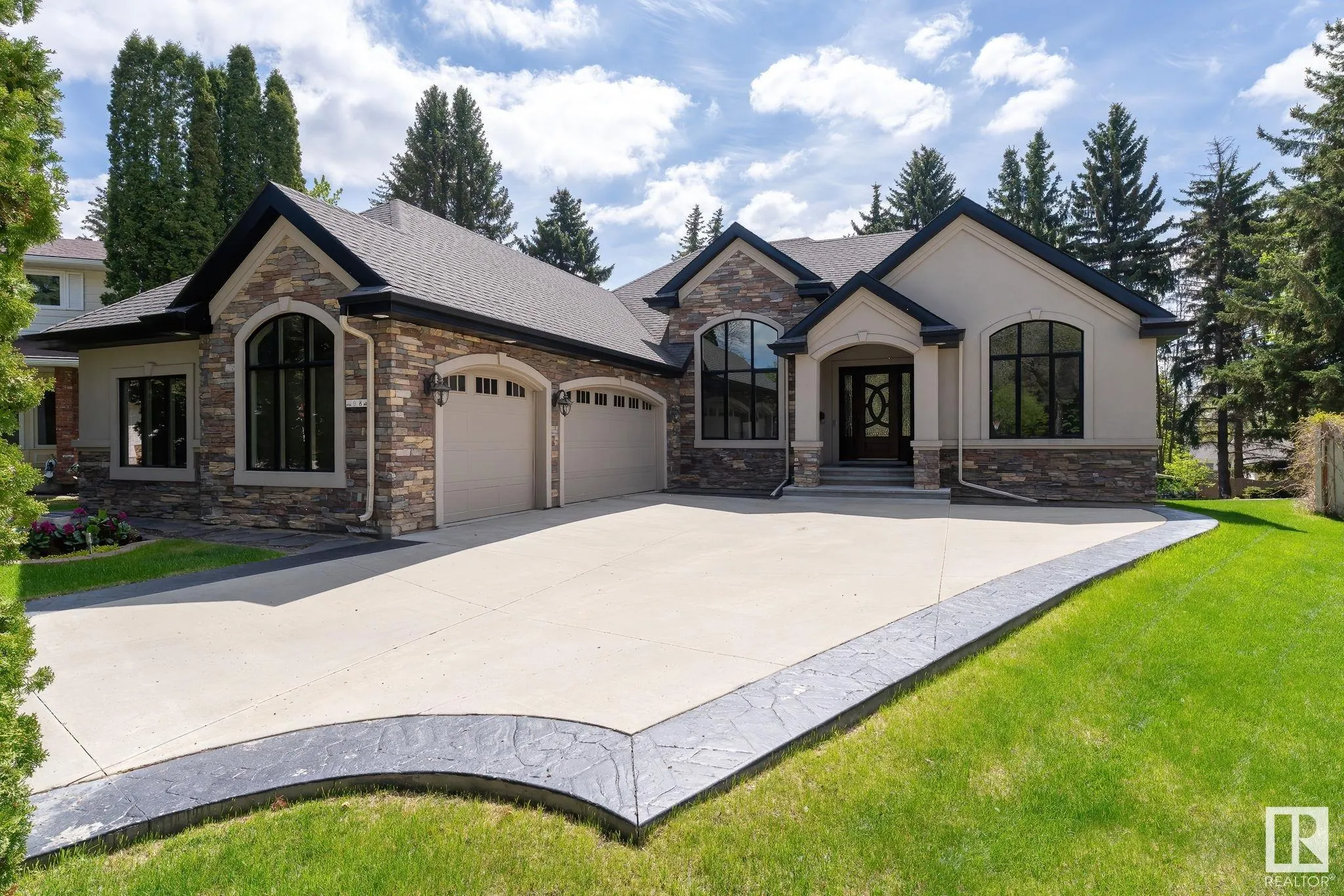 98 LANCASTER Crescent