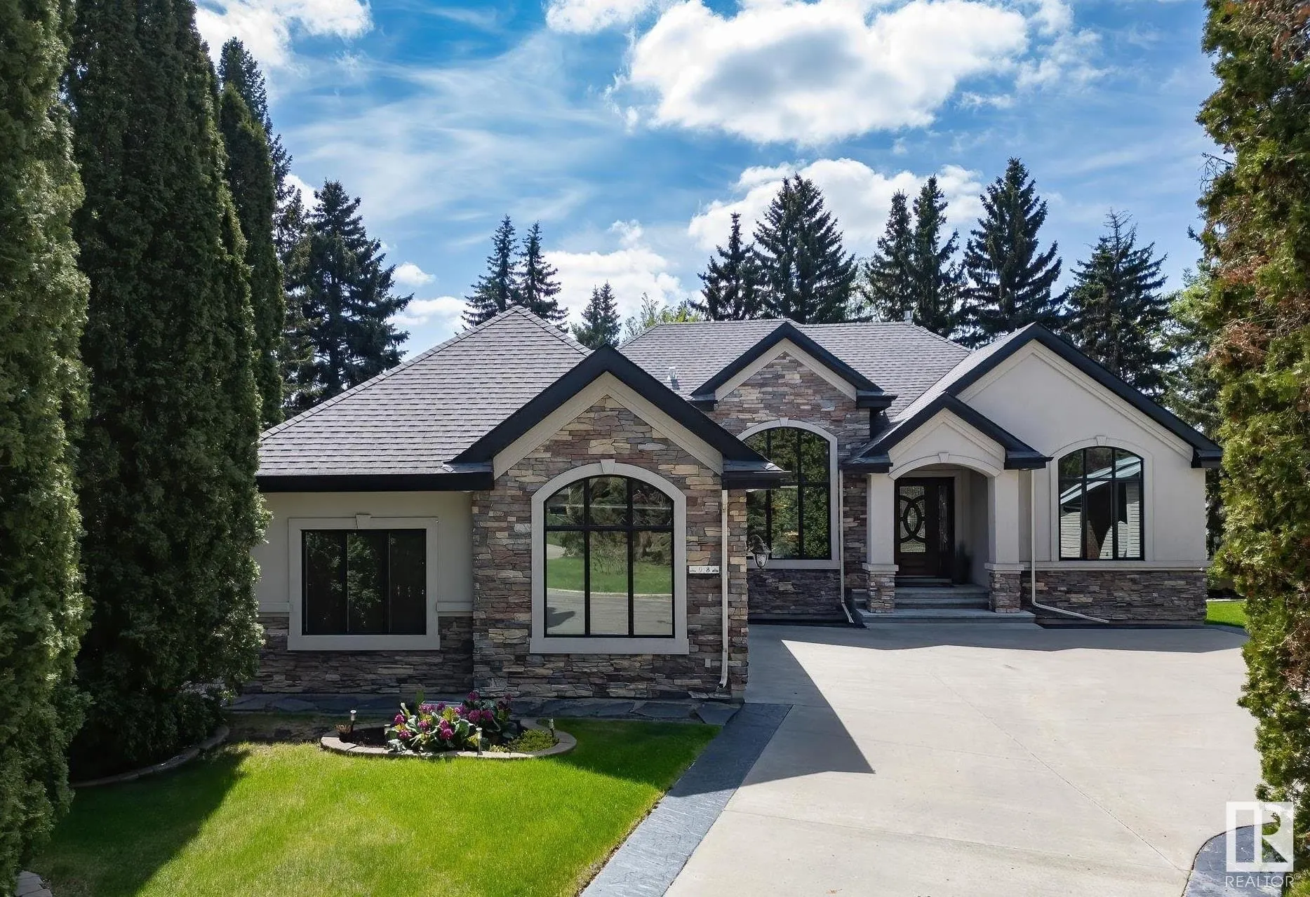 98 LANCASTER Crescent