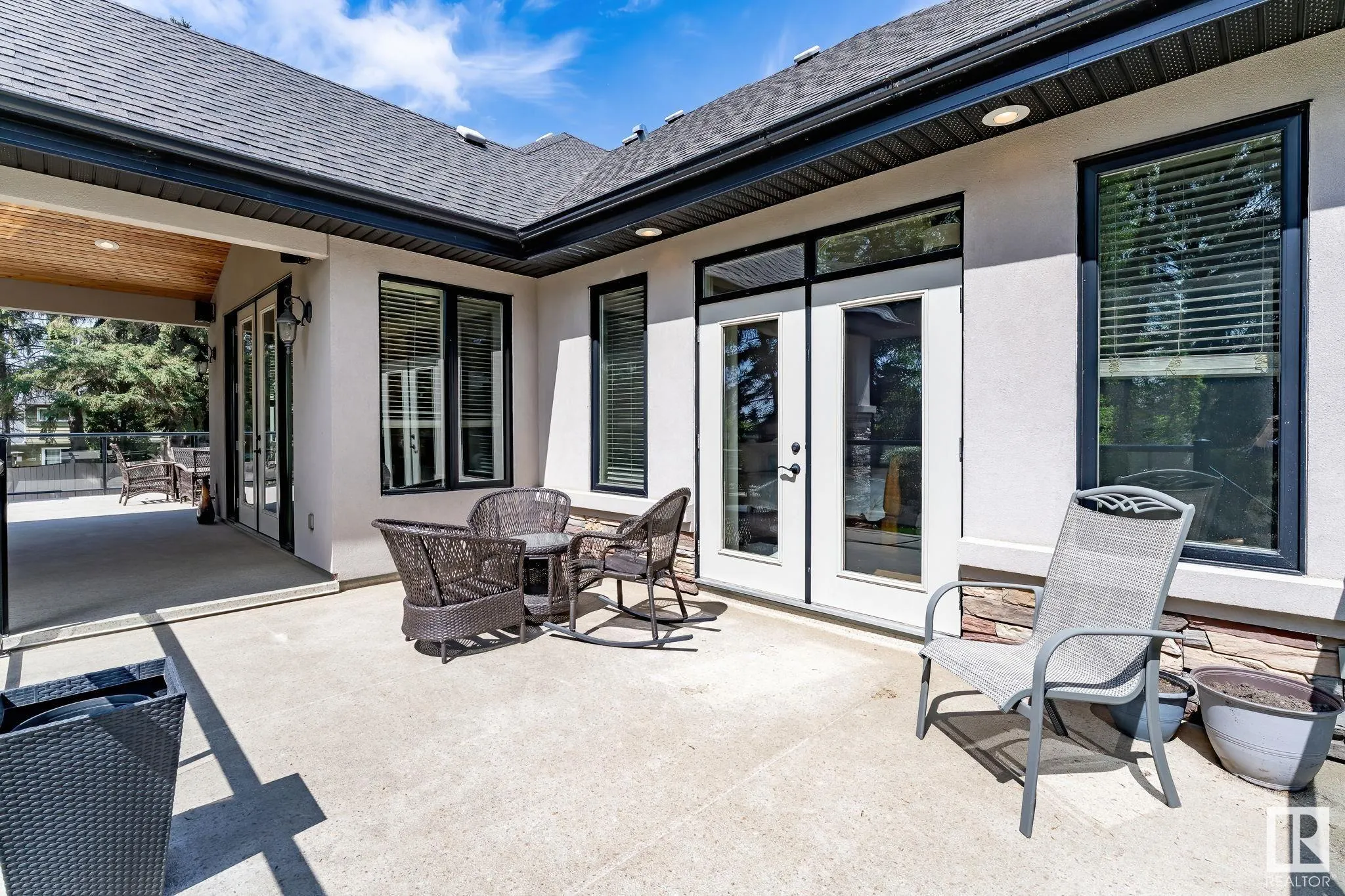 98 LANCASTER Crescent
