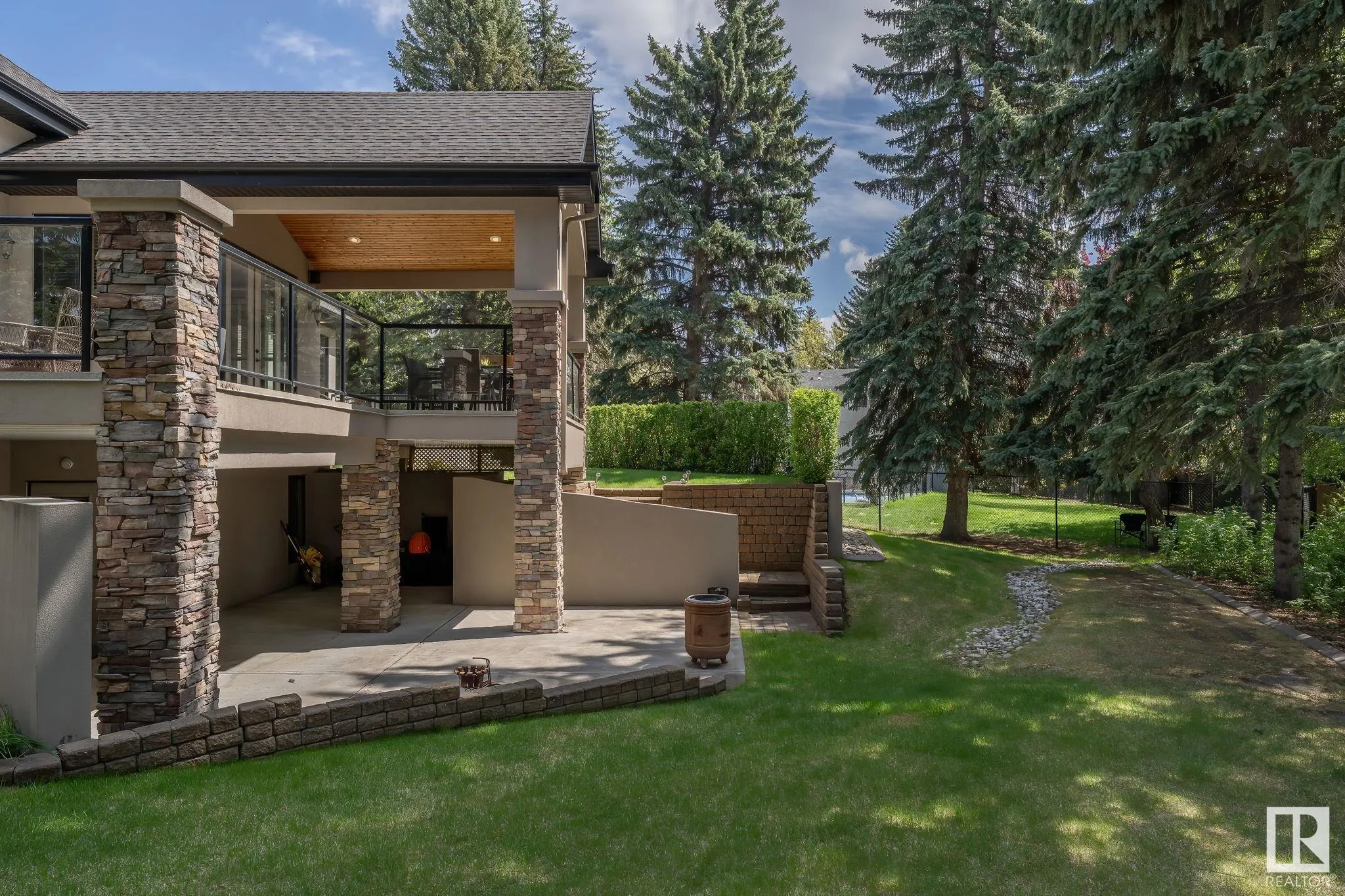 98 LANCASTER Crescent