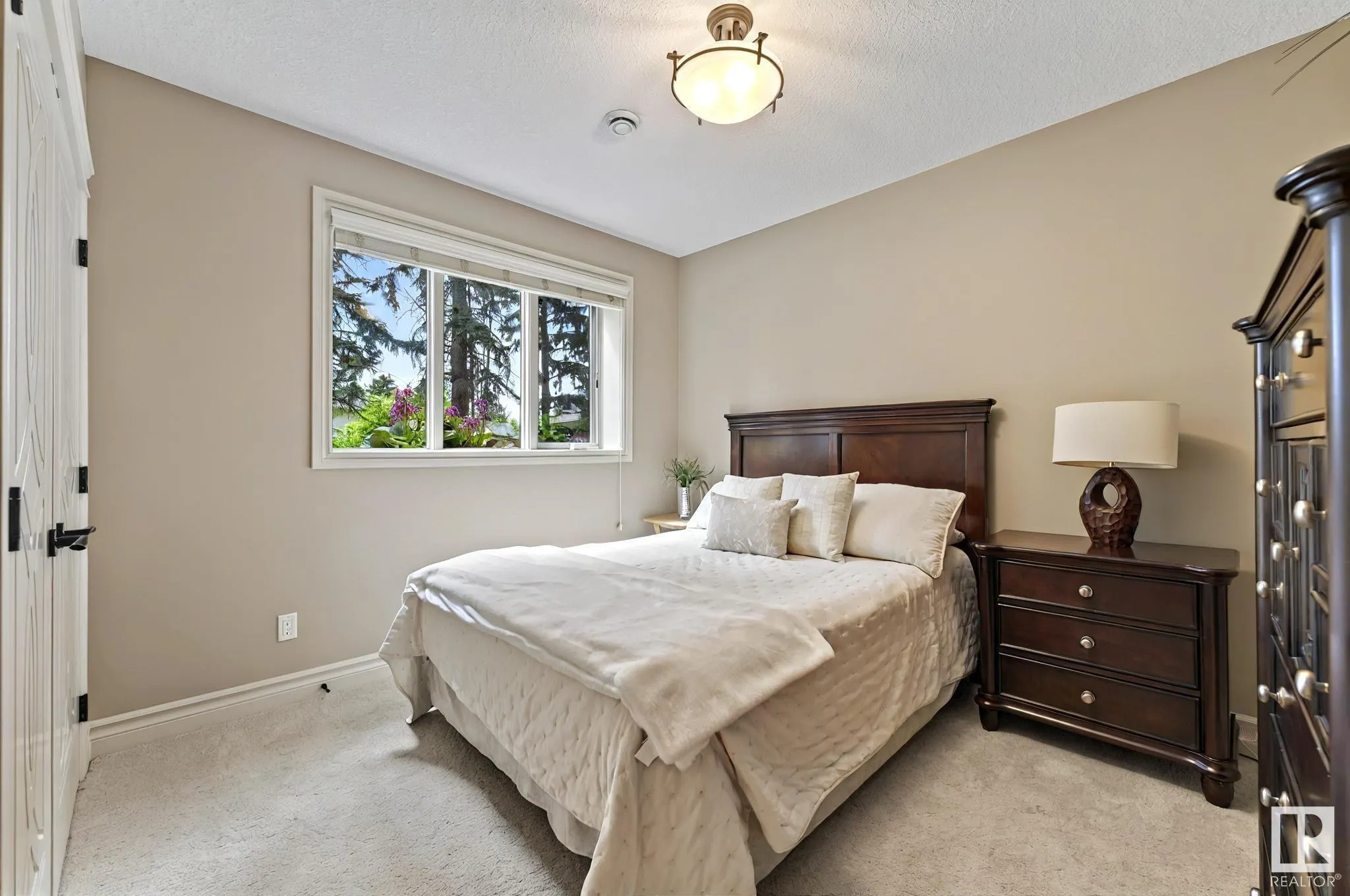 98 LANCASTER Crescent