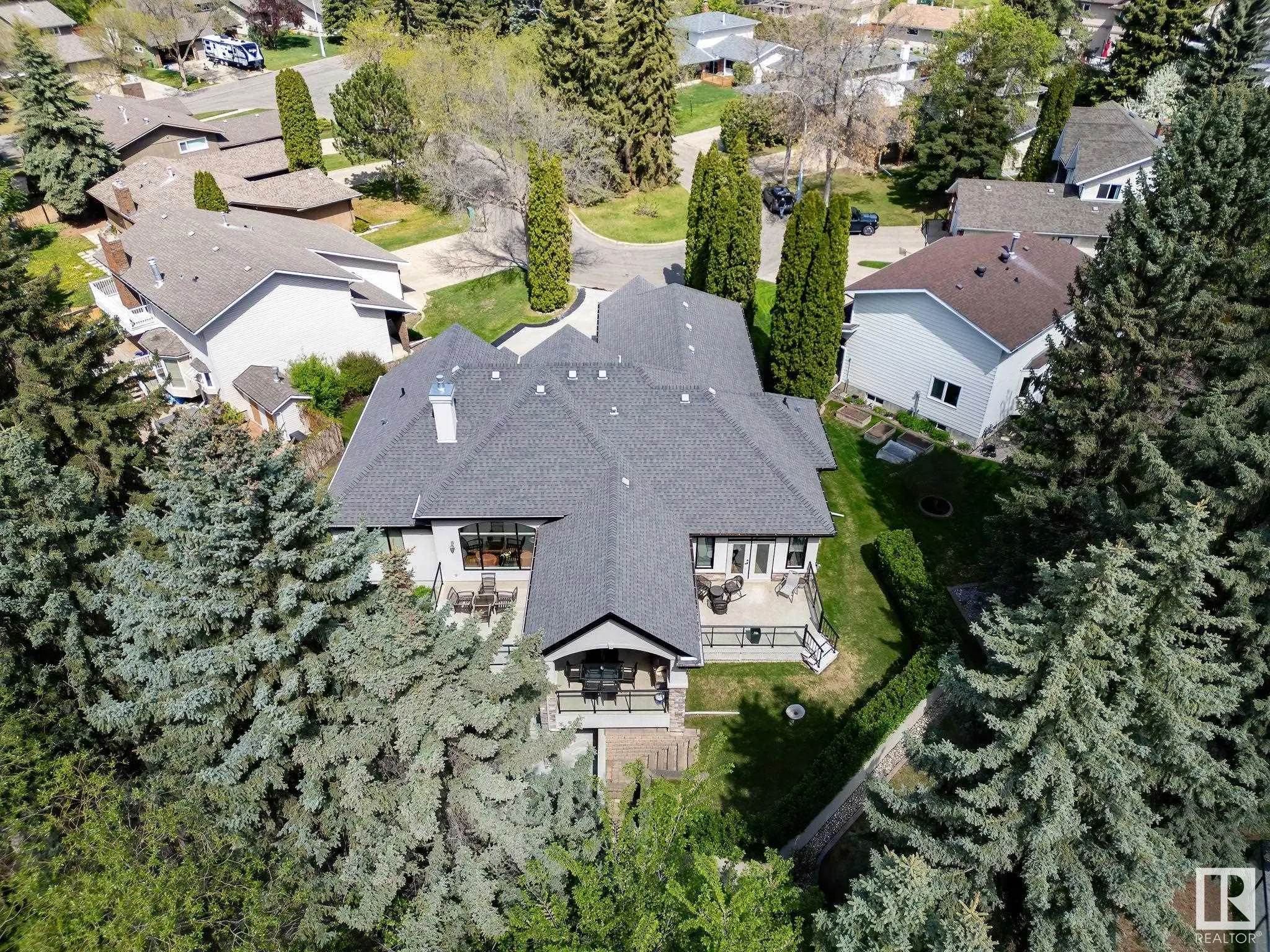 98 LANCASTER Crescent