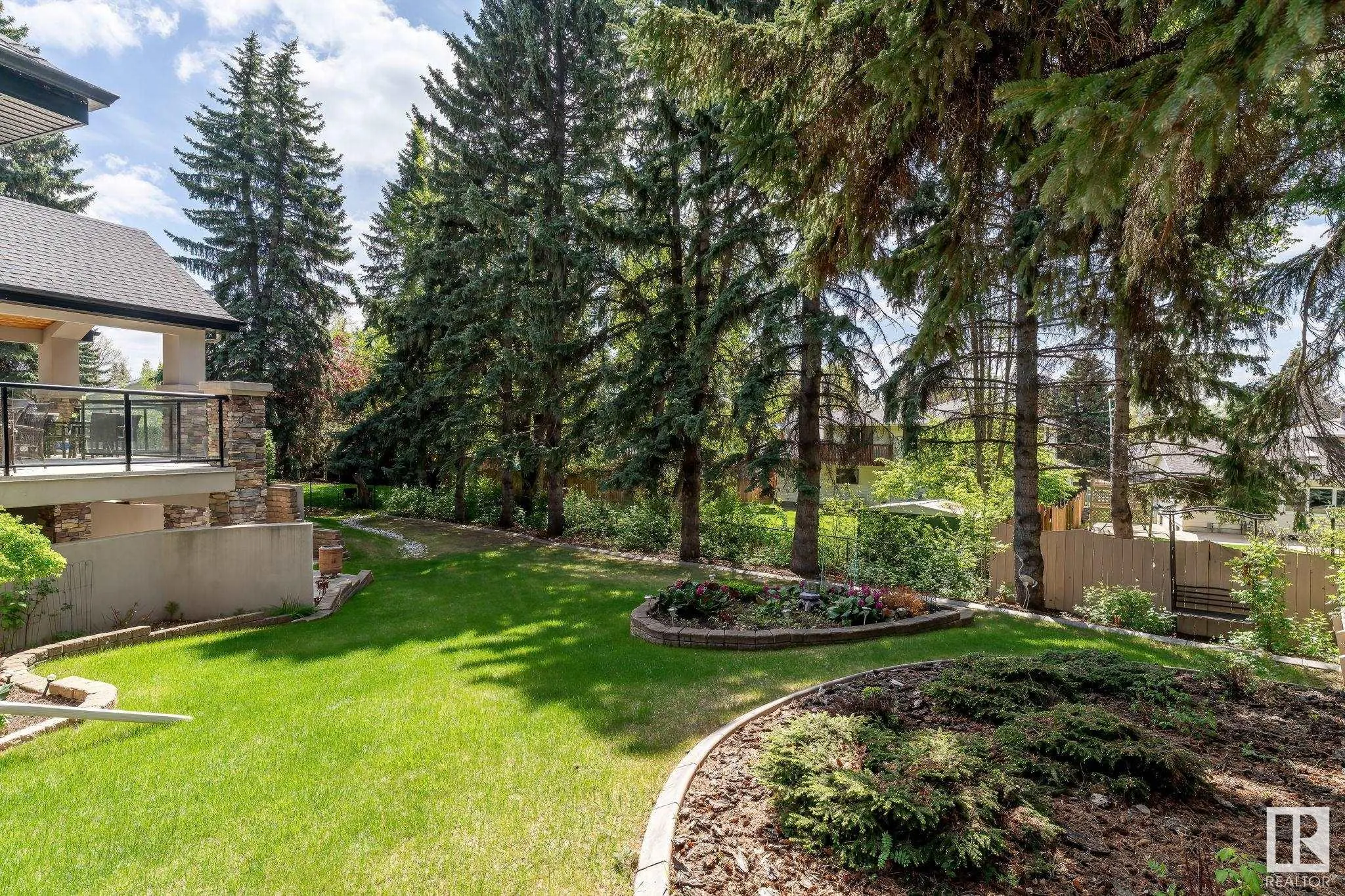 98 LANCASTER Crescent