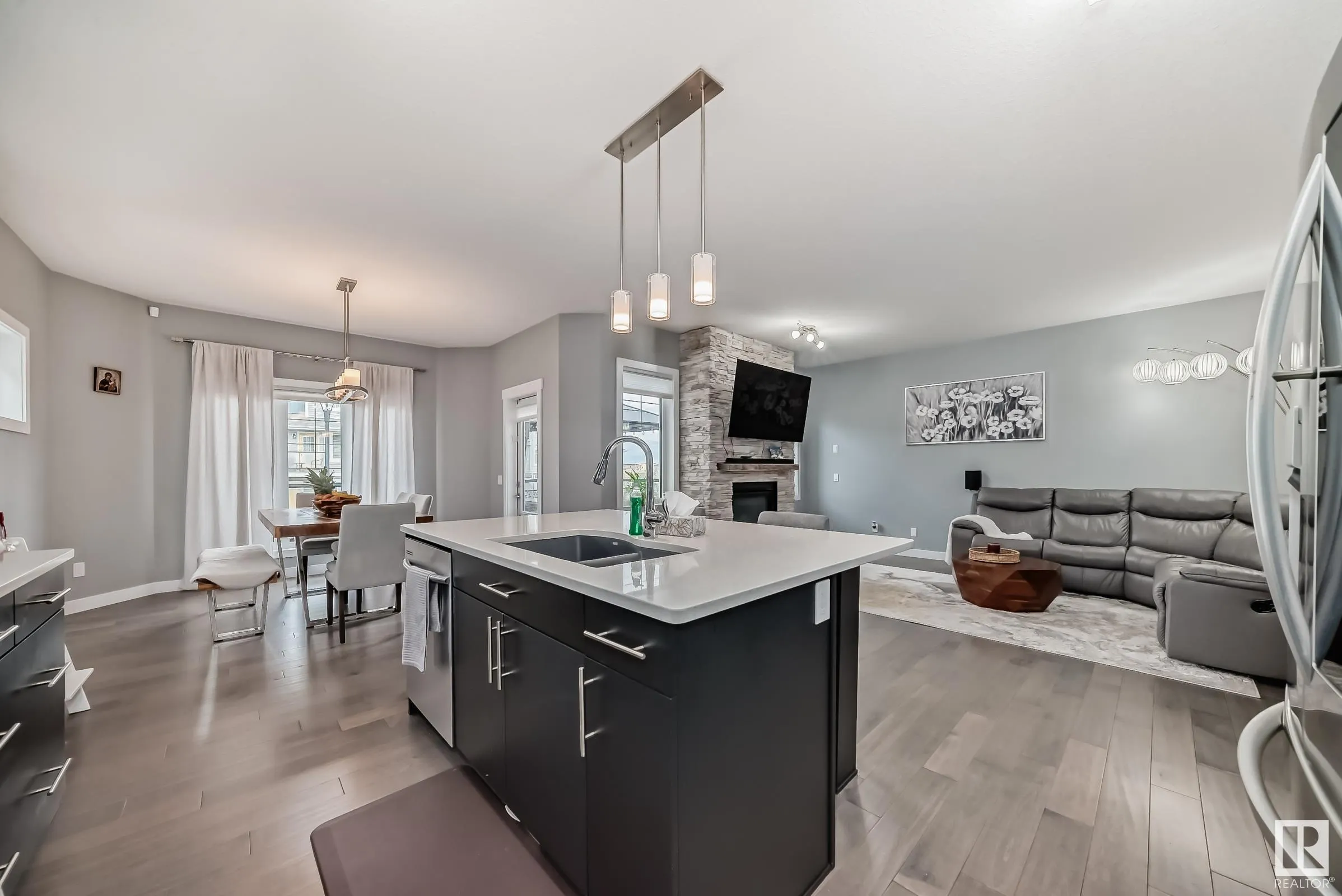 3075 CARPENTER LANDING Landing