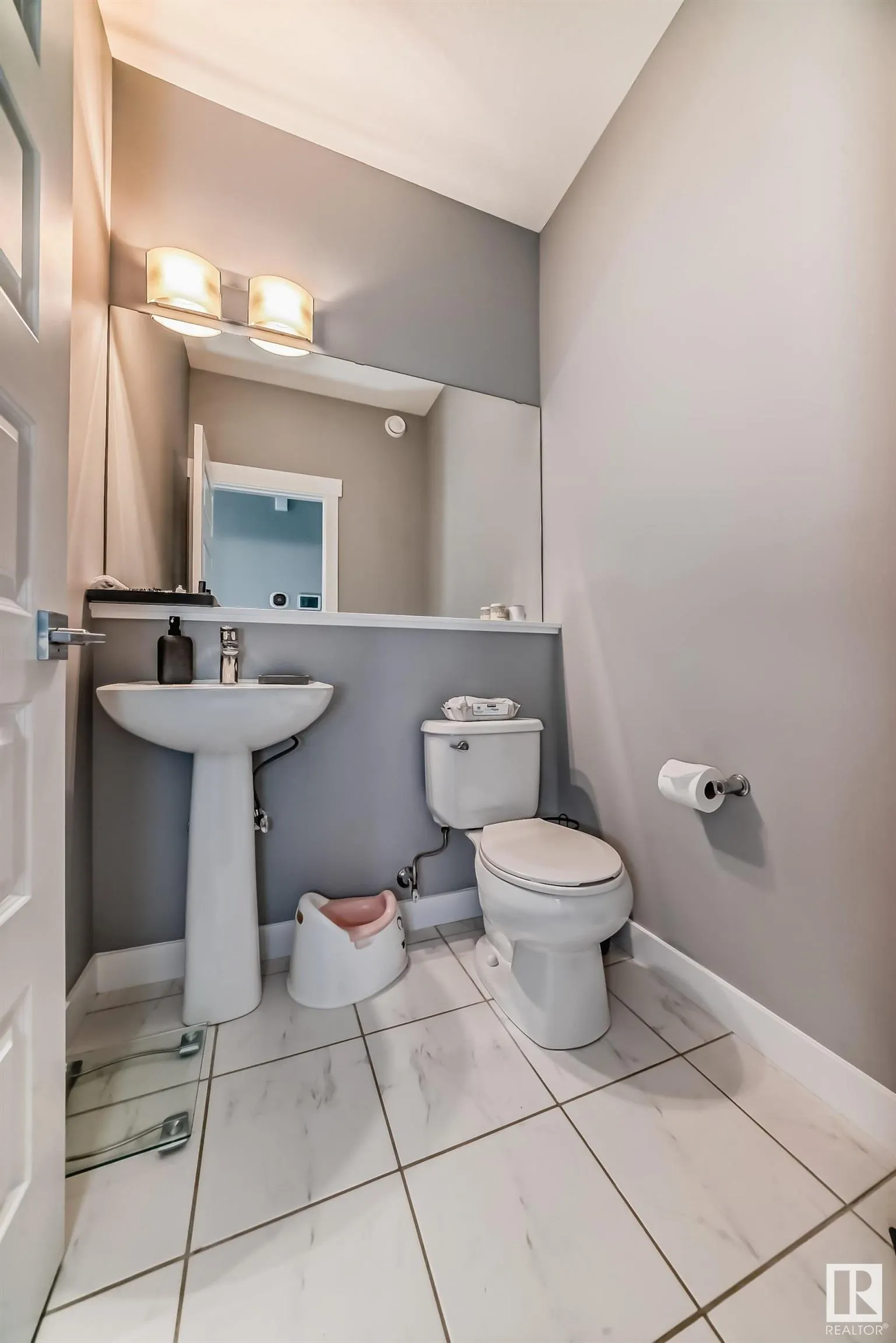 3075 CARPENTER LANDING Landing