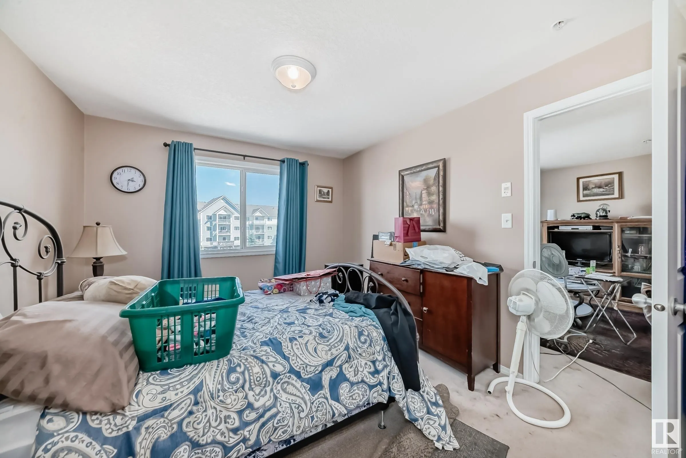 50 Woodsmere Close