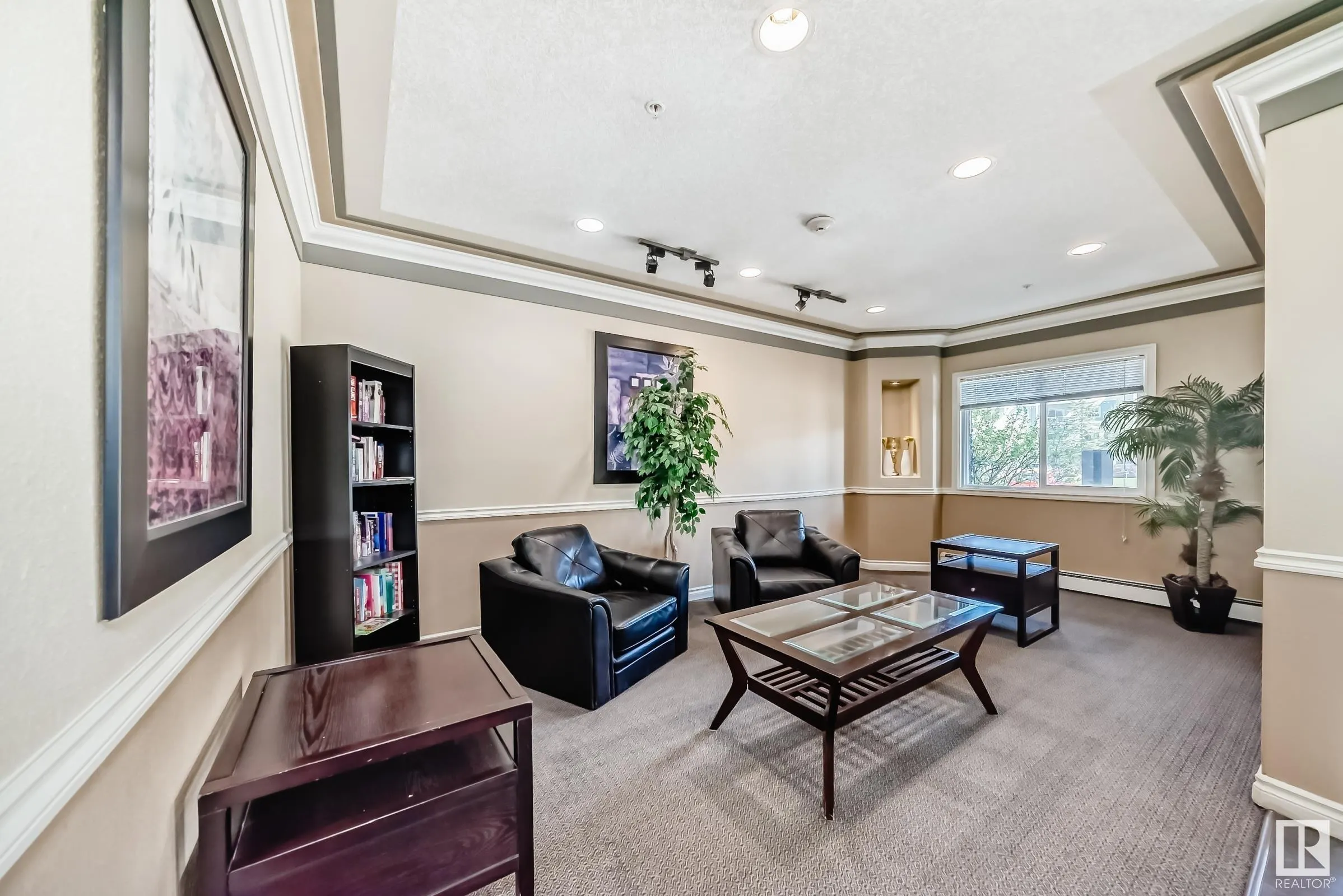 50 Woodsmere Close