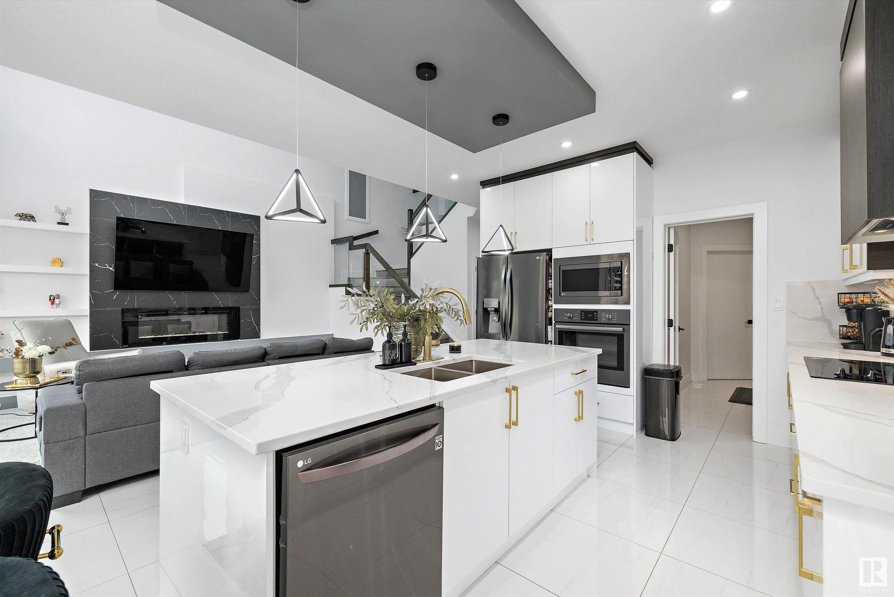 5343 KIMBALL Place