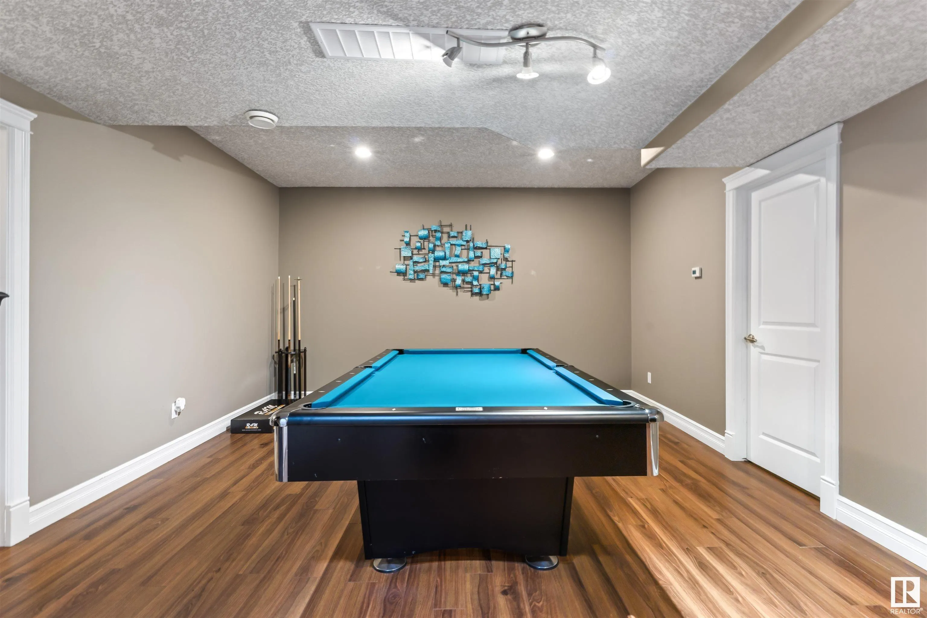 1254 ADAMSON Drive
