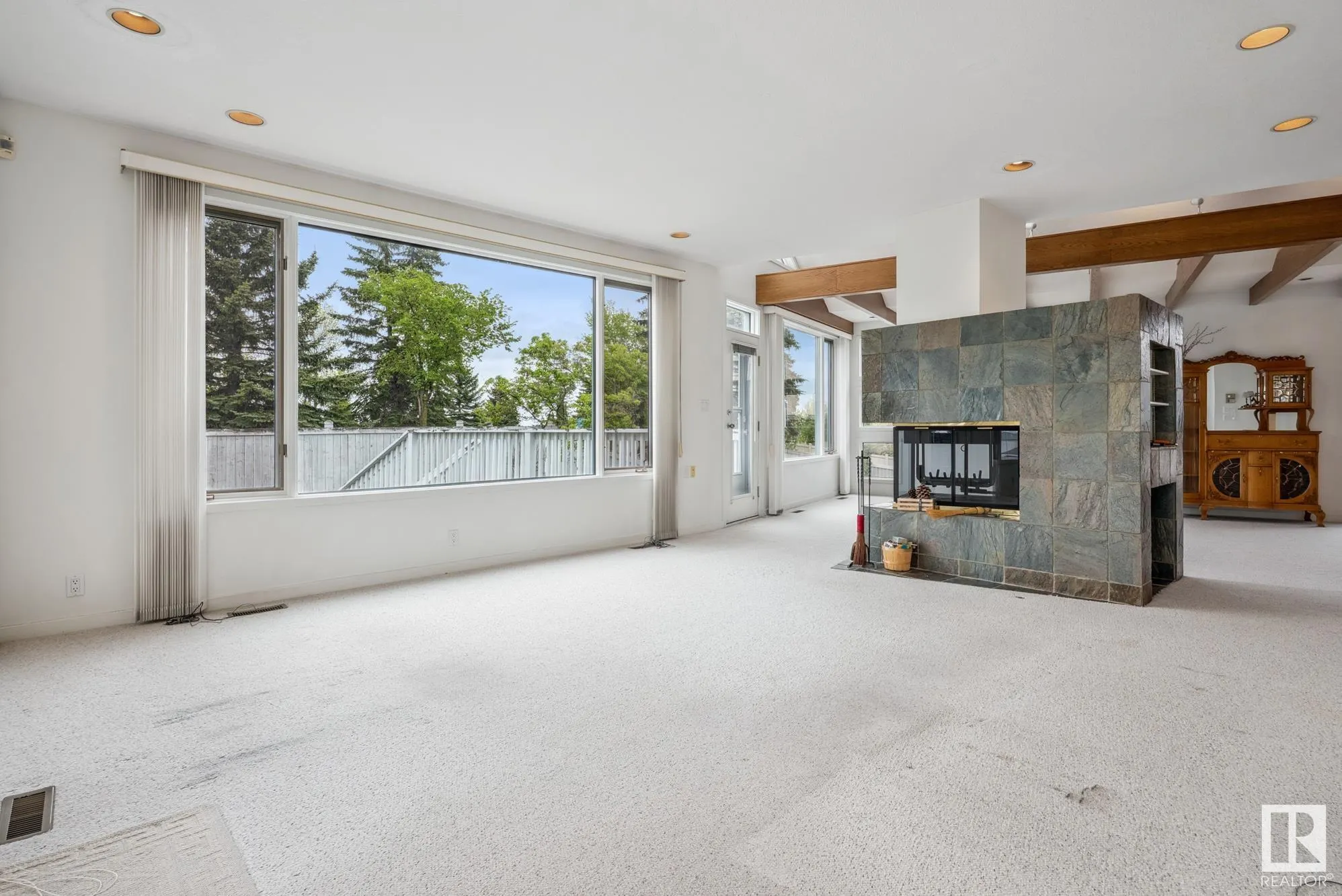 333 REEVES Way