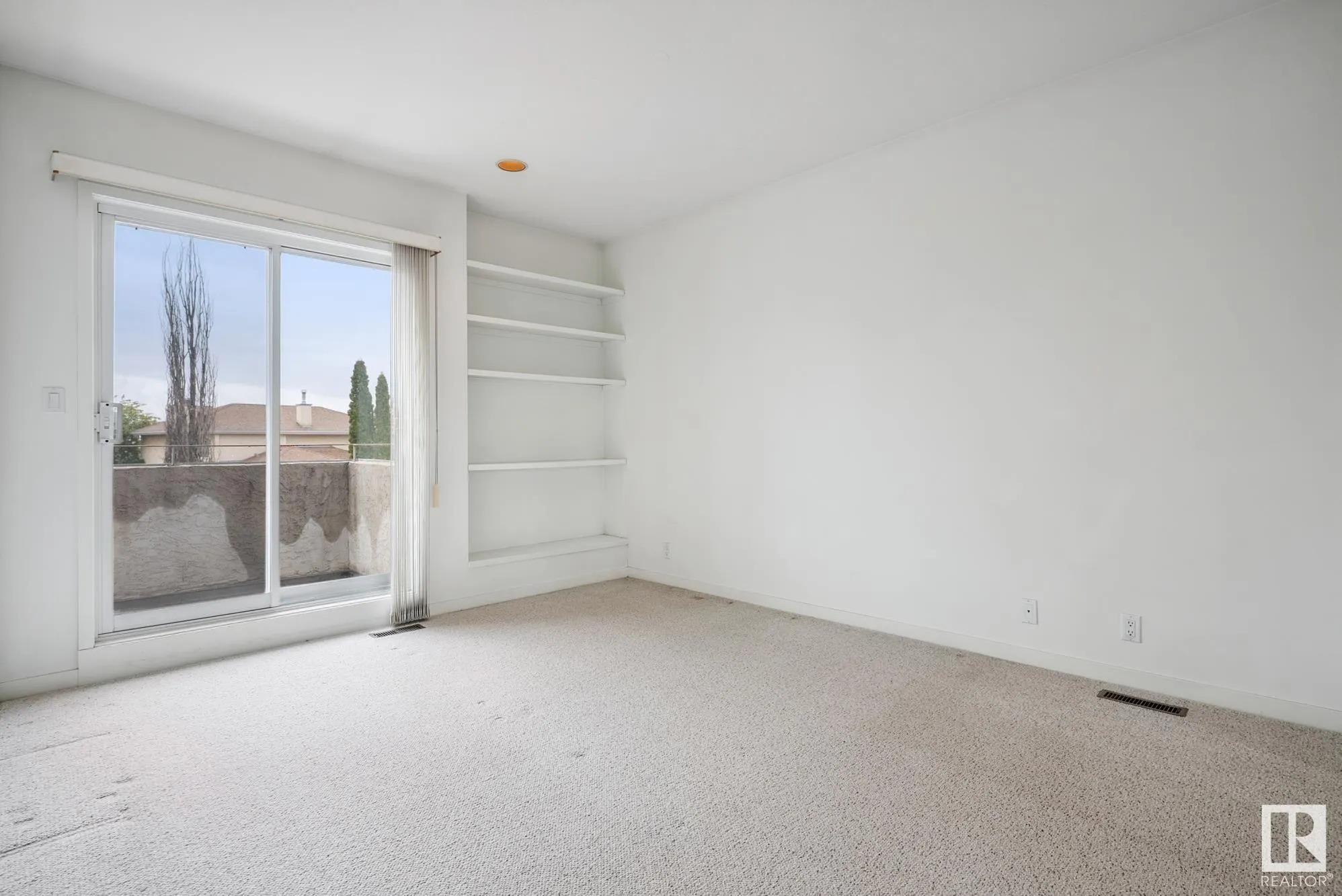 333 REEVES Way