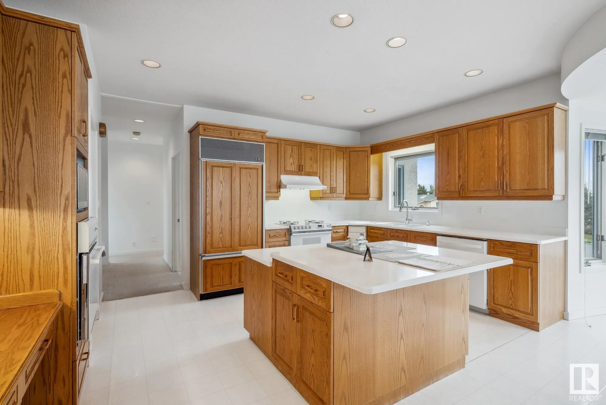 333 REEVES Way
