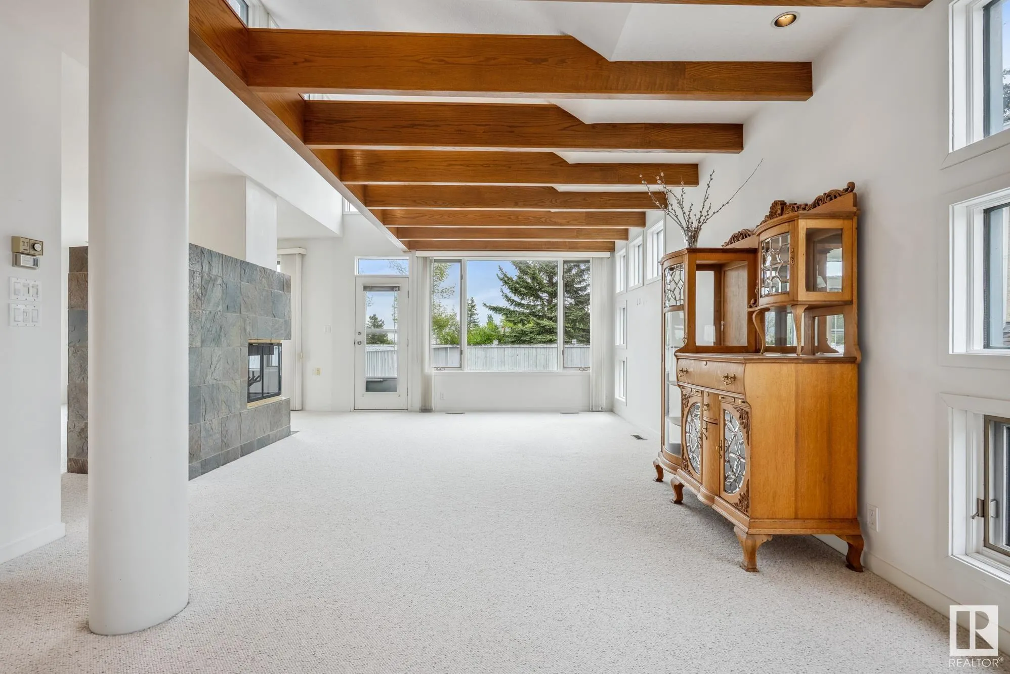 333 REEVES Way