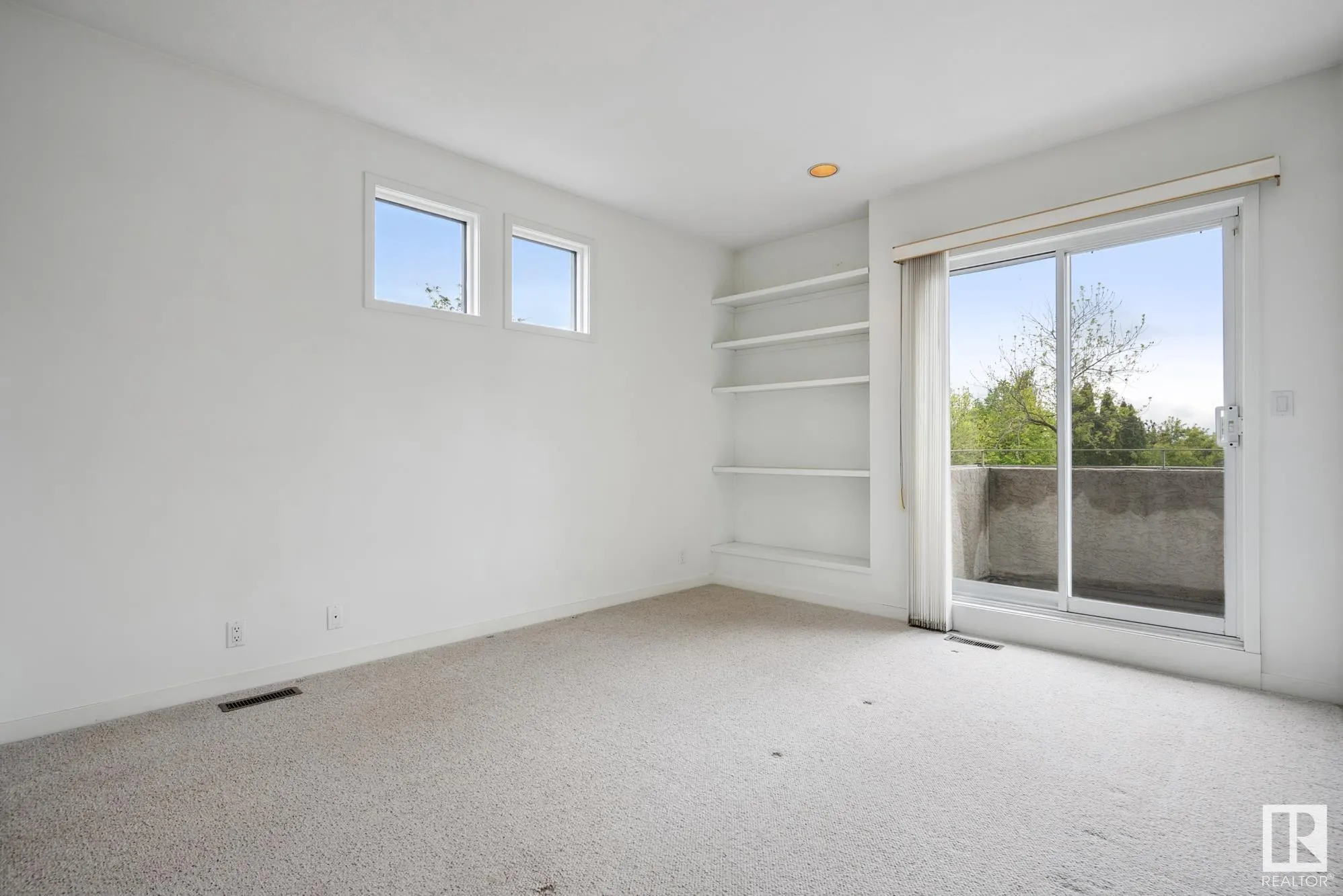 333 REEVES Way