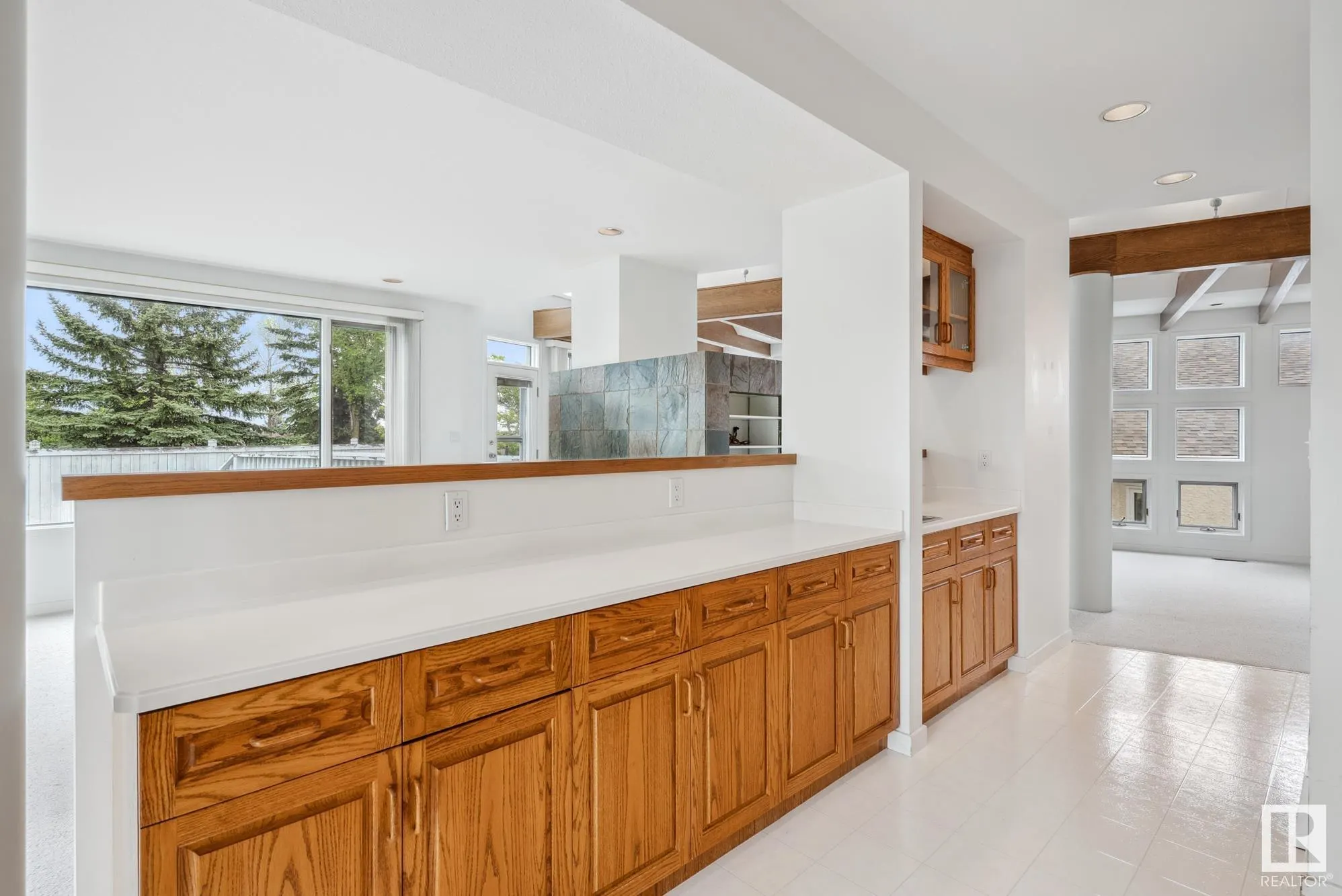 333 REEVES Way