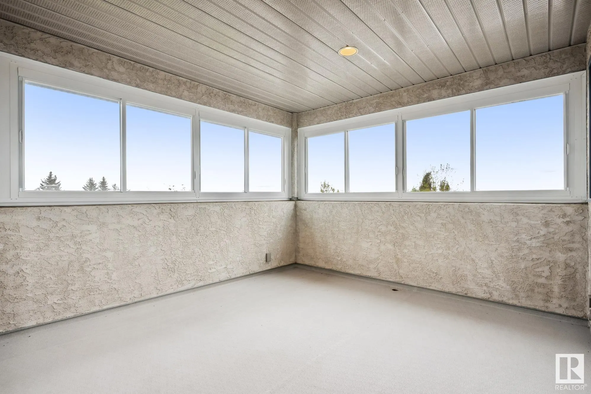 333 REEVES Way