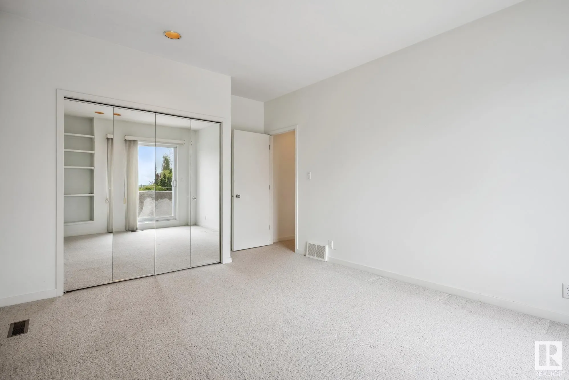 333 REEVES Way
