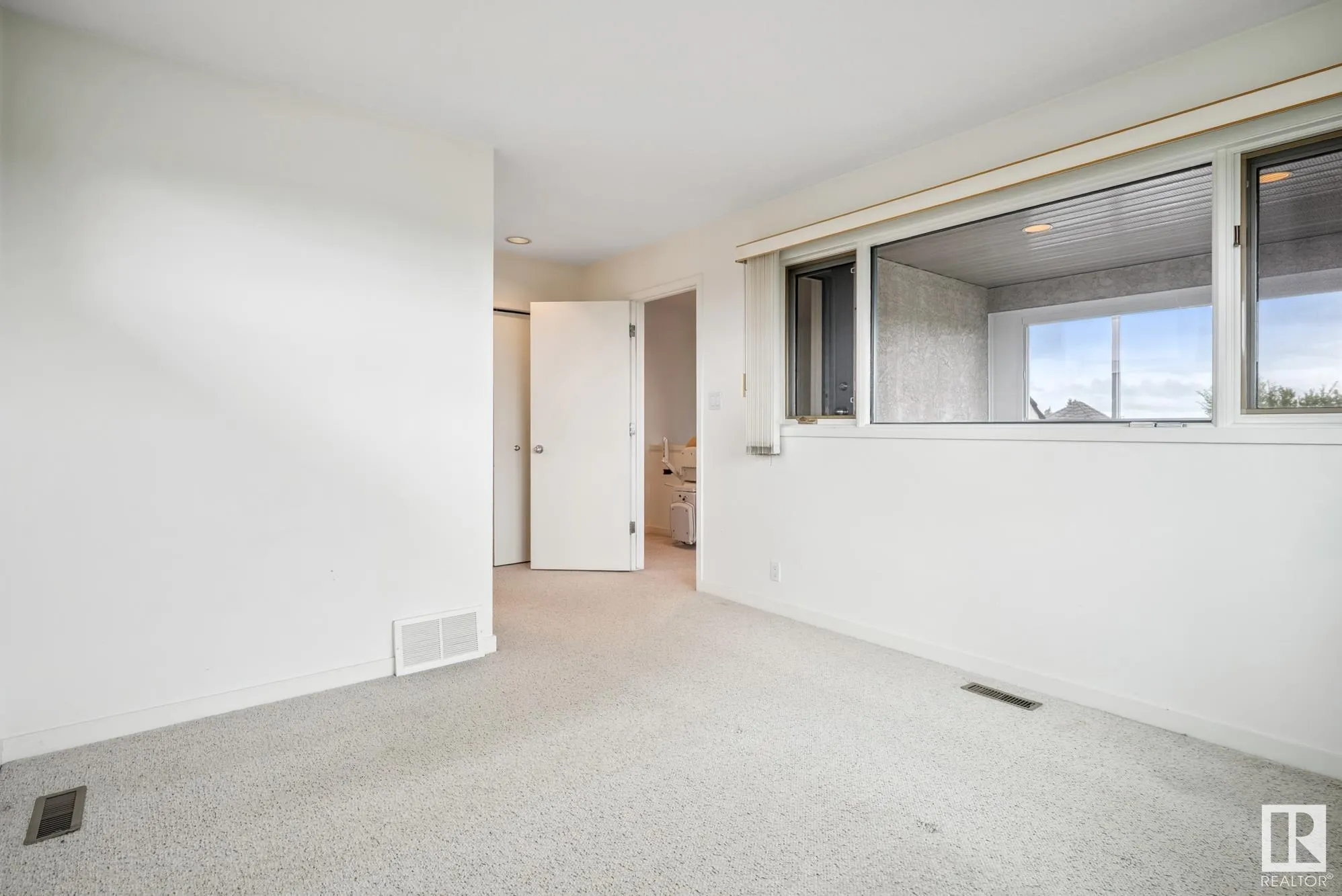 333 REEVES Way