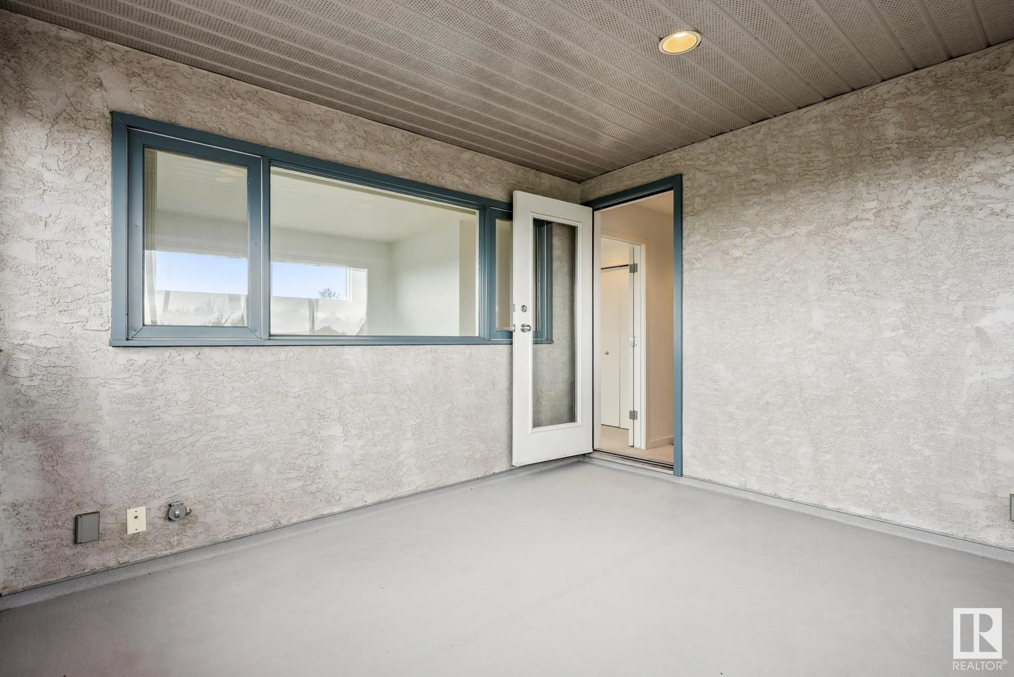 333 REEVES Way