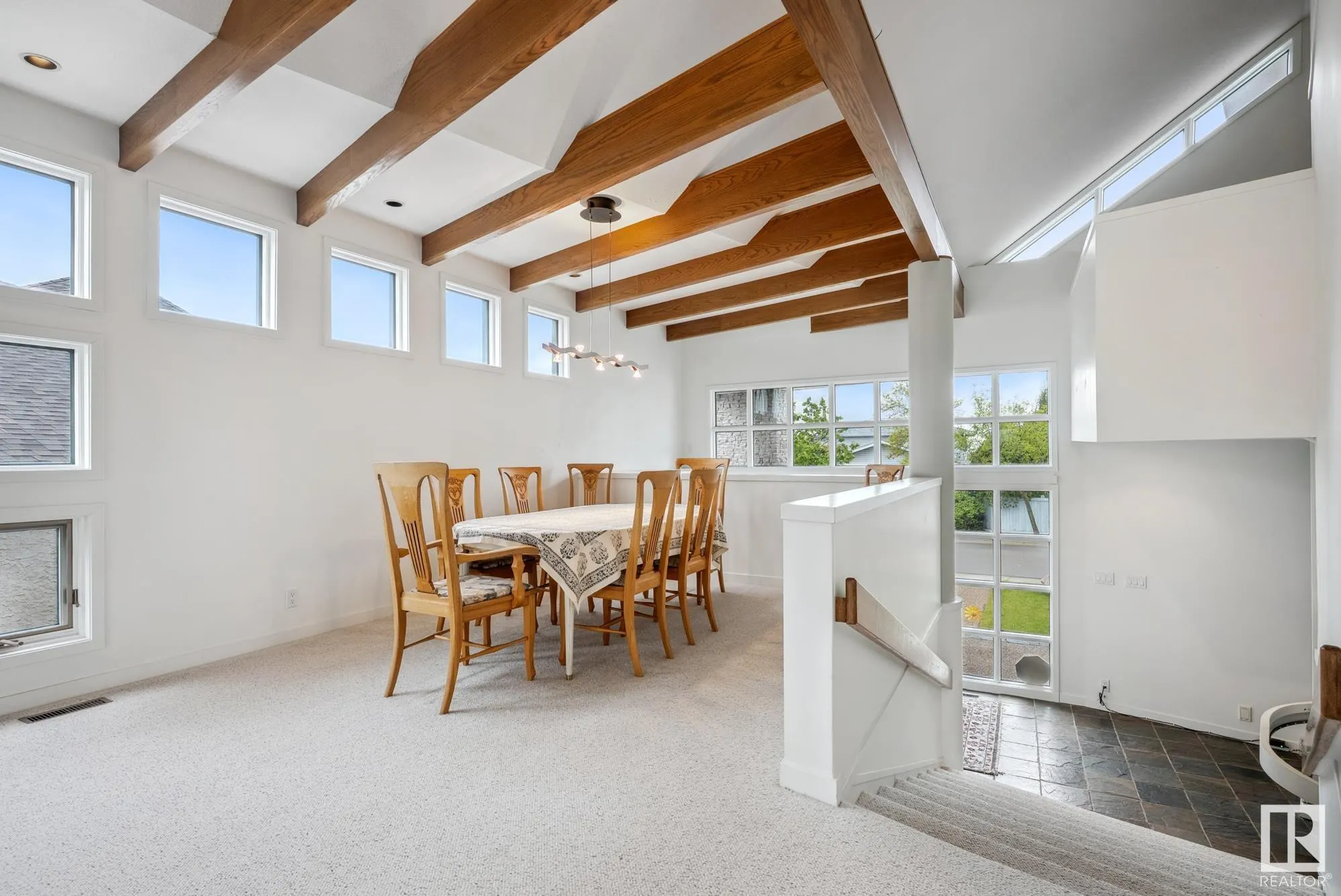 333 REEVES Way
