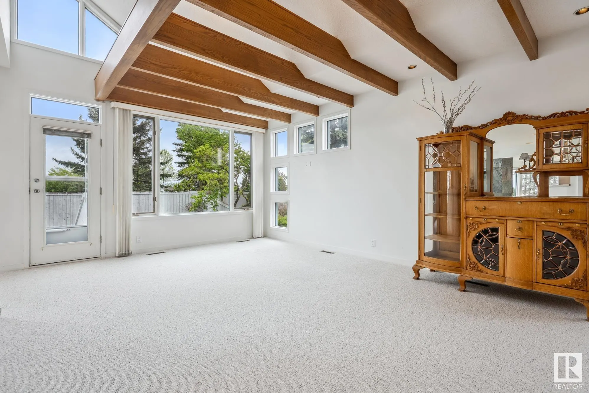 333 REEVES Way