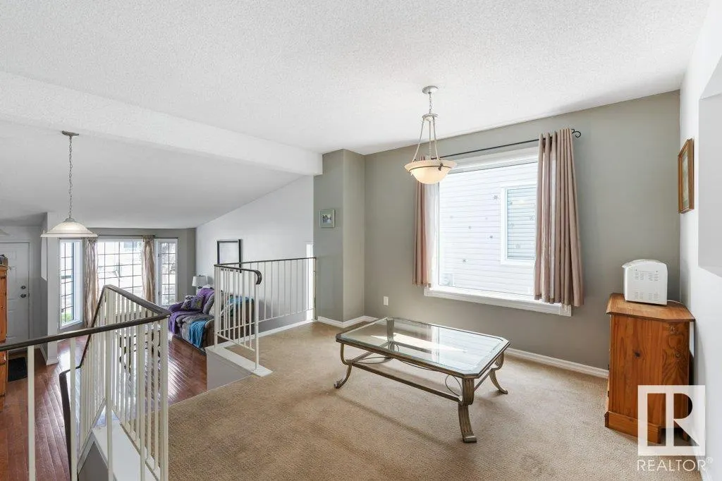 35 GRANDIN Road