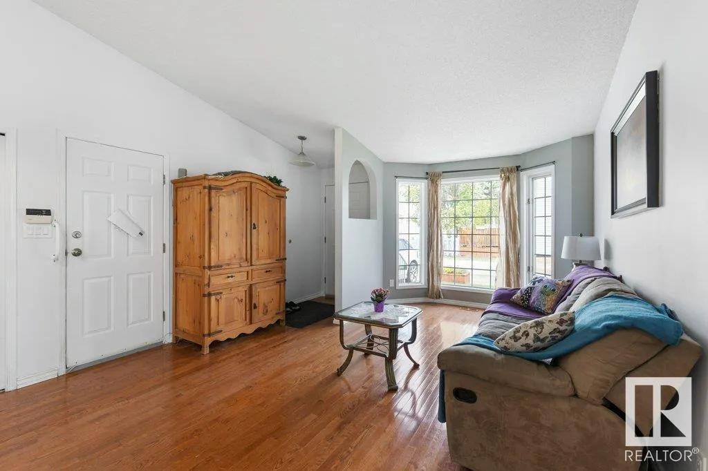 35 GRANDIN Road