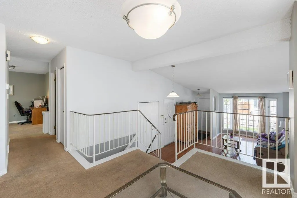 35 GRANDIN Road