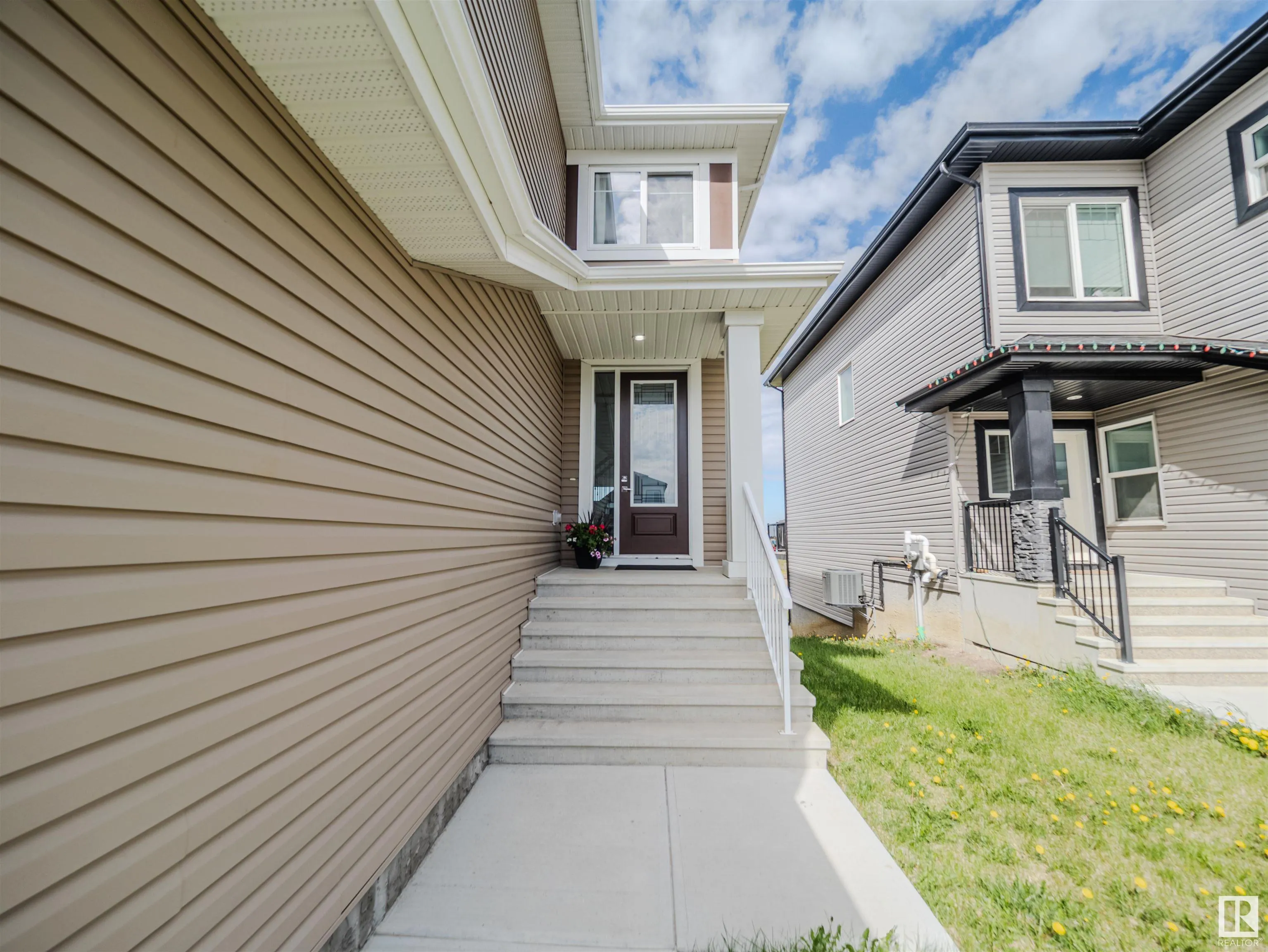 334 ASTON Close