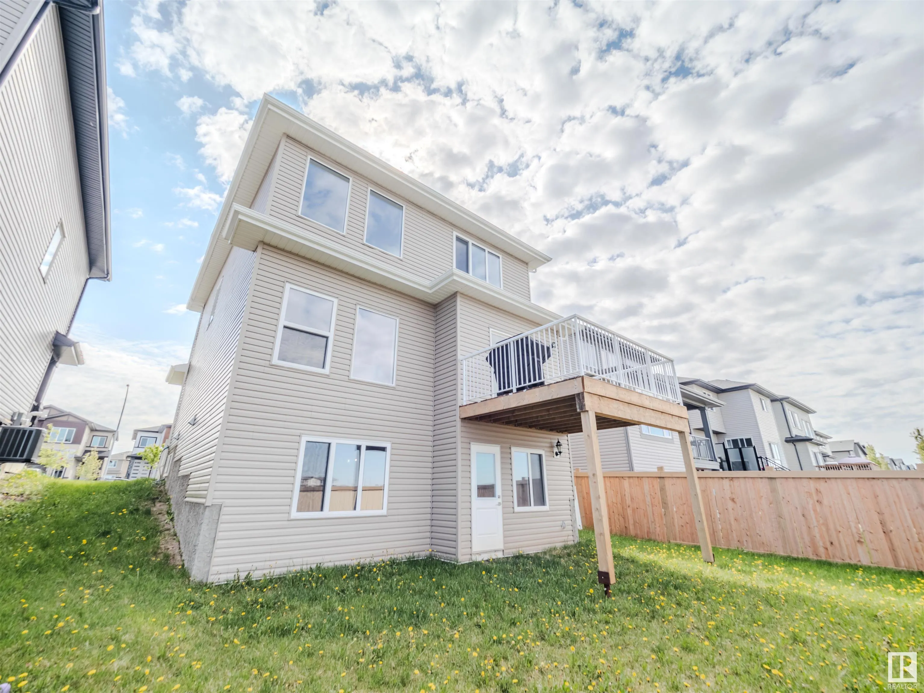 334 ASTON Close