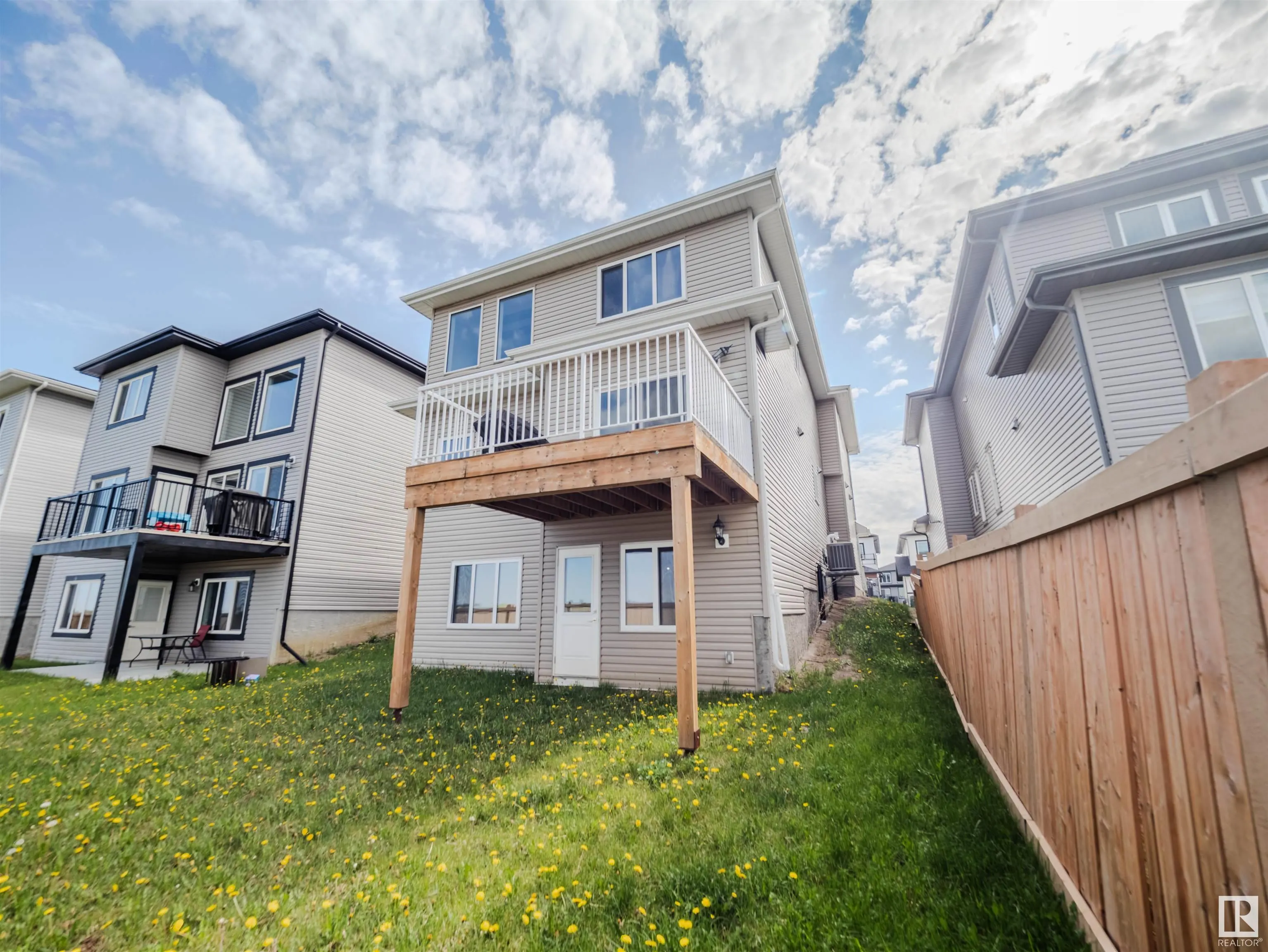 334 ASTON Close