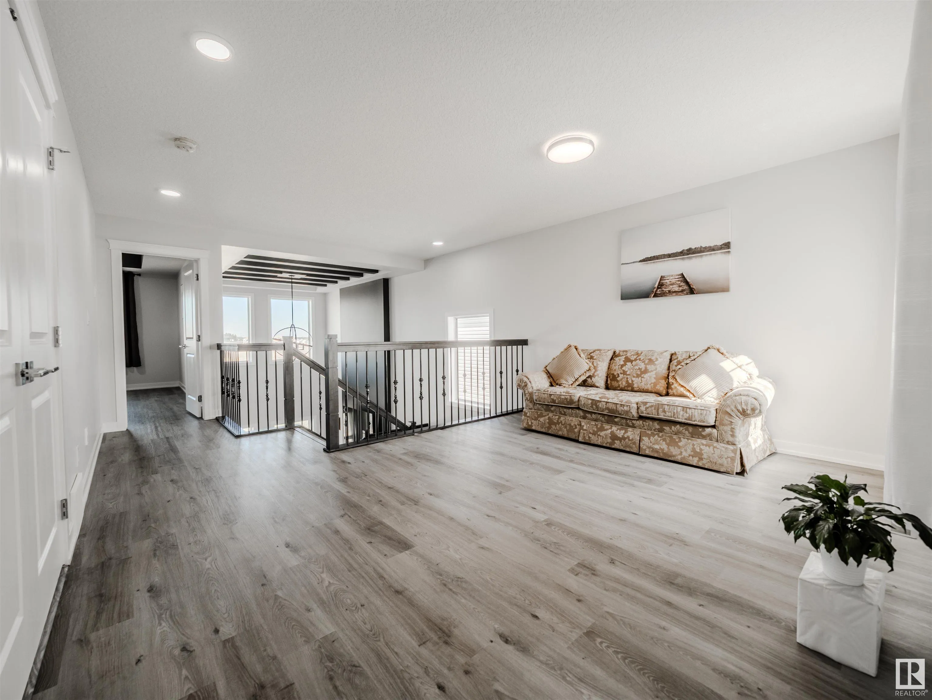 334 ASTON Close