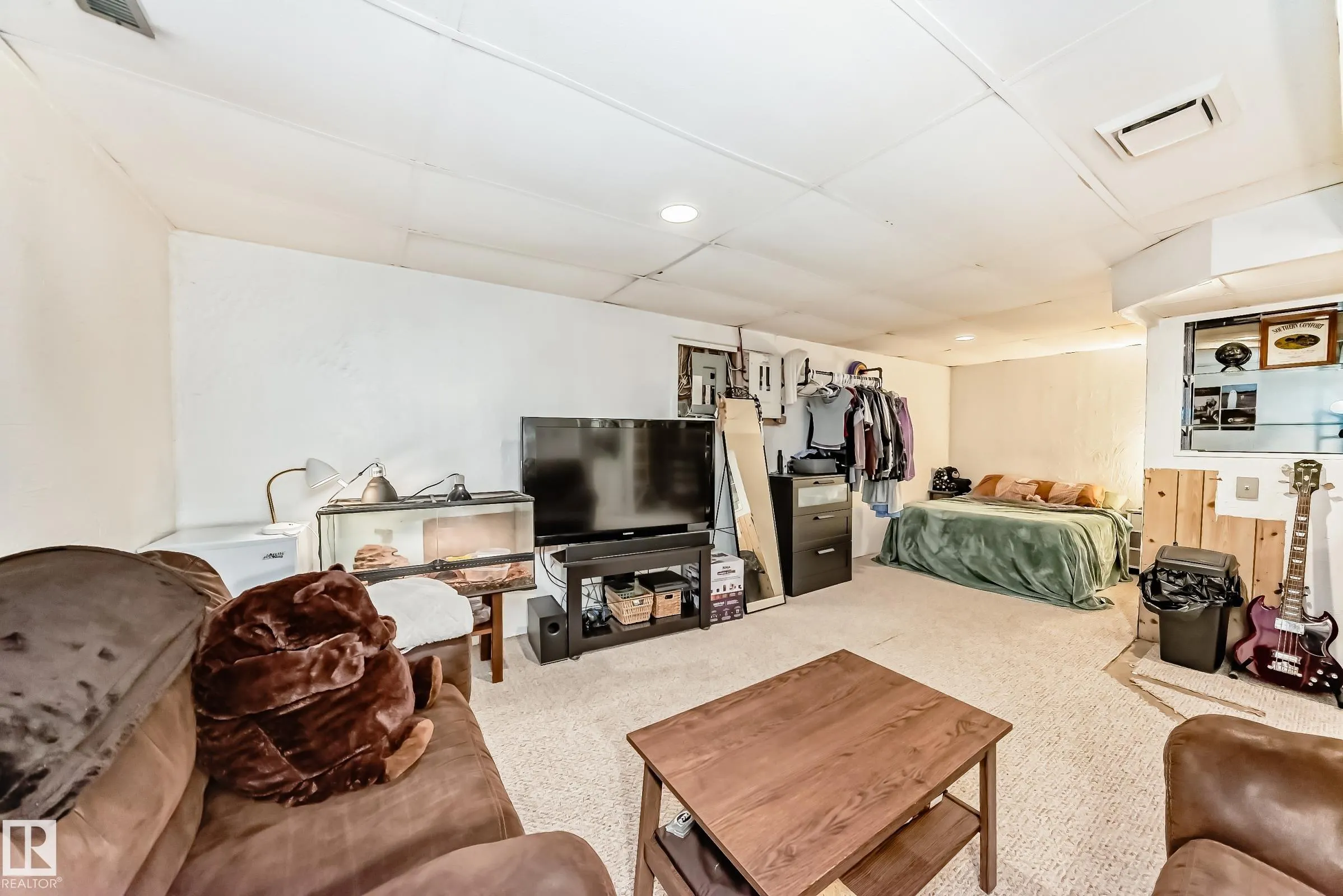 33 GRANDIN WOODS