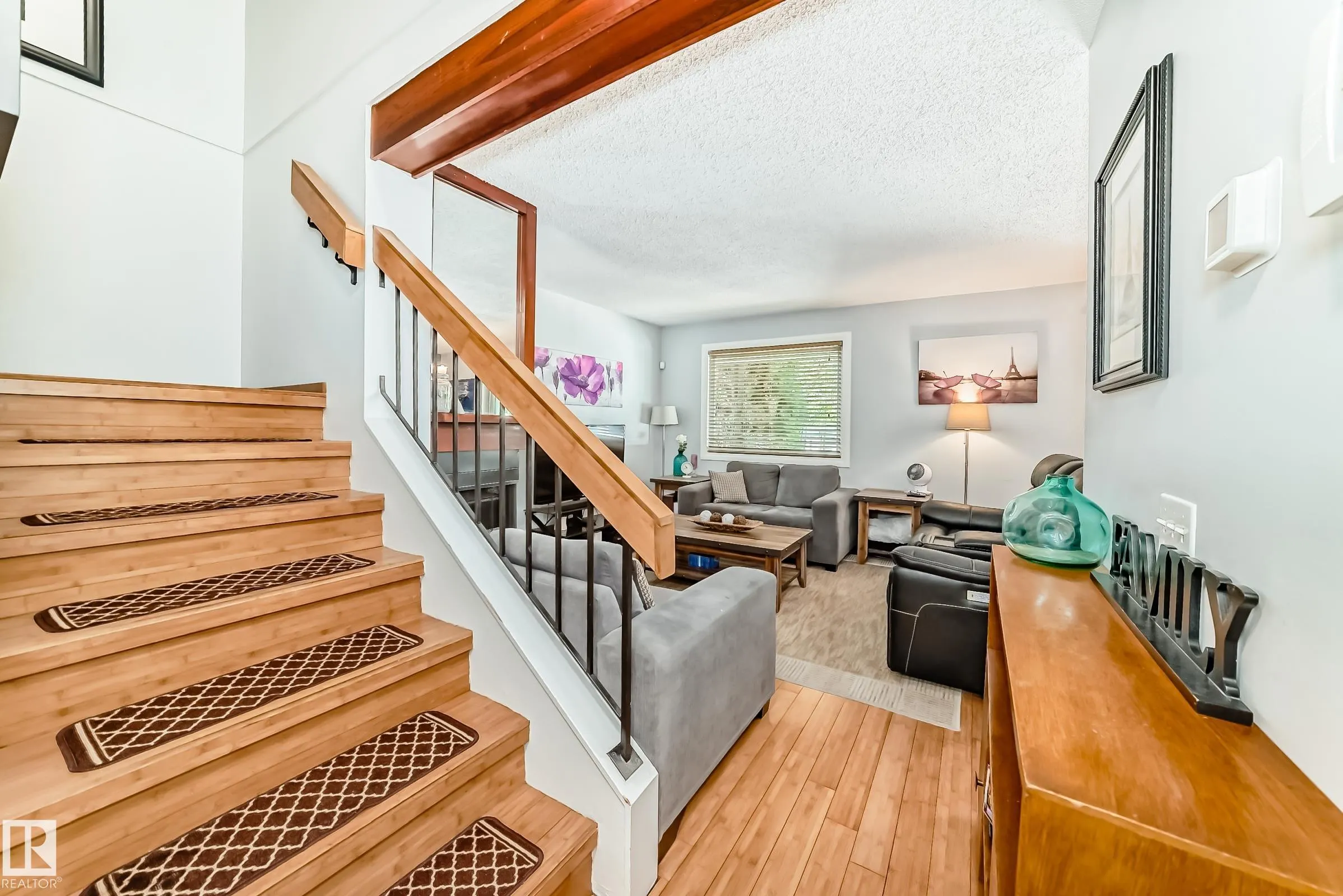 33 GRANDIN WOODS