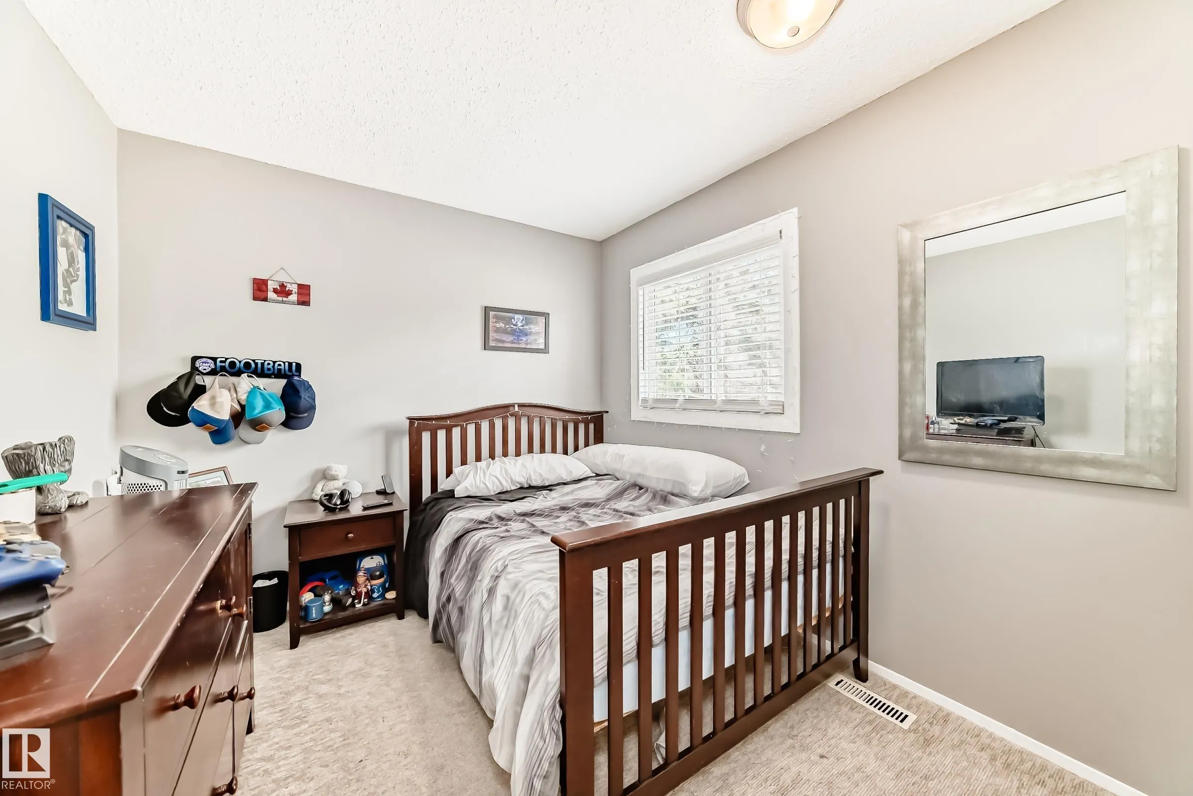 33 GRANDIN WOODS