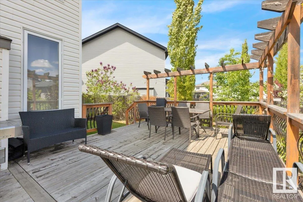 815 FOXWOOD Bay