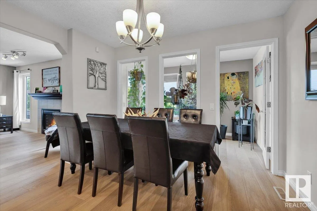 815 FOXWOOD Bay