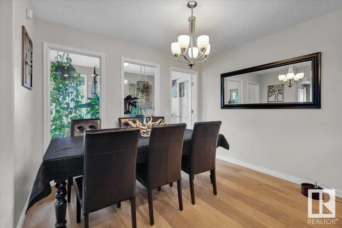 815 FOXWOOD Bay