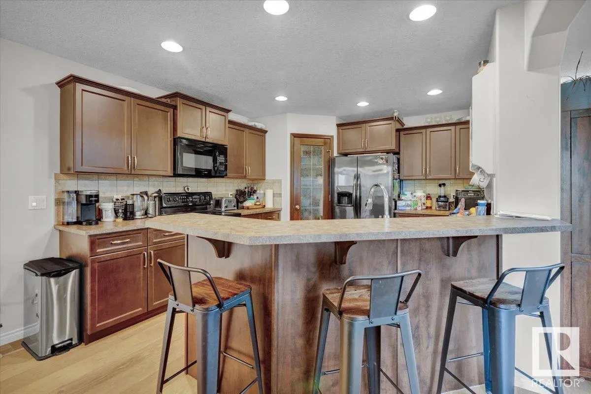 815 FOXWOOD Bay