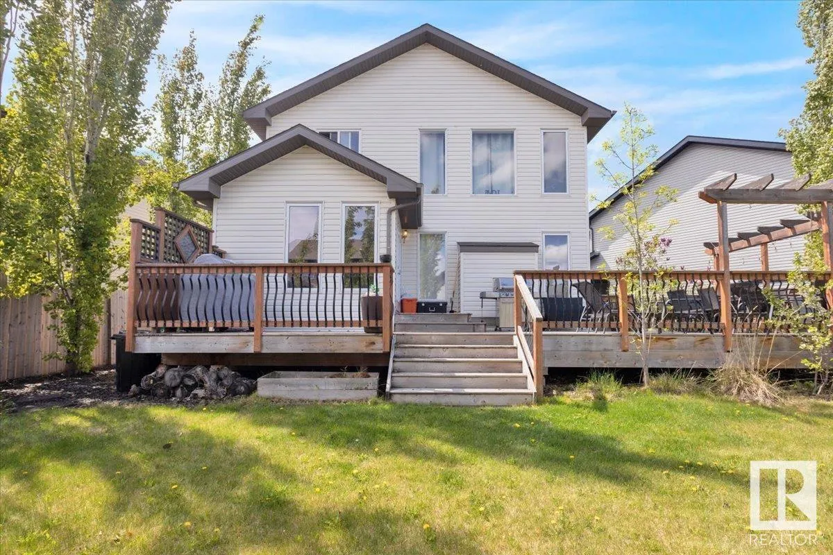 815 FOXWOOD Bay