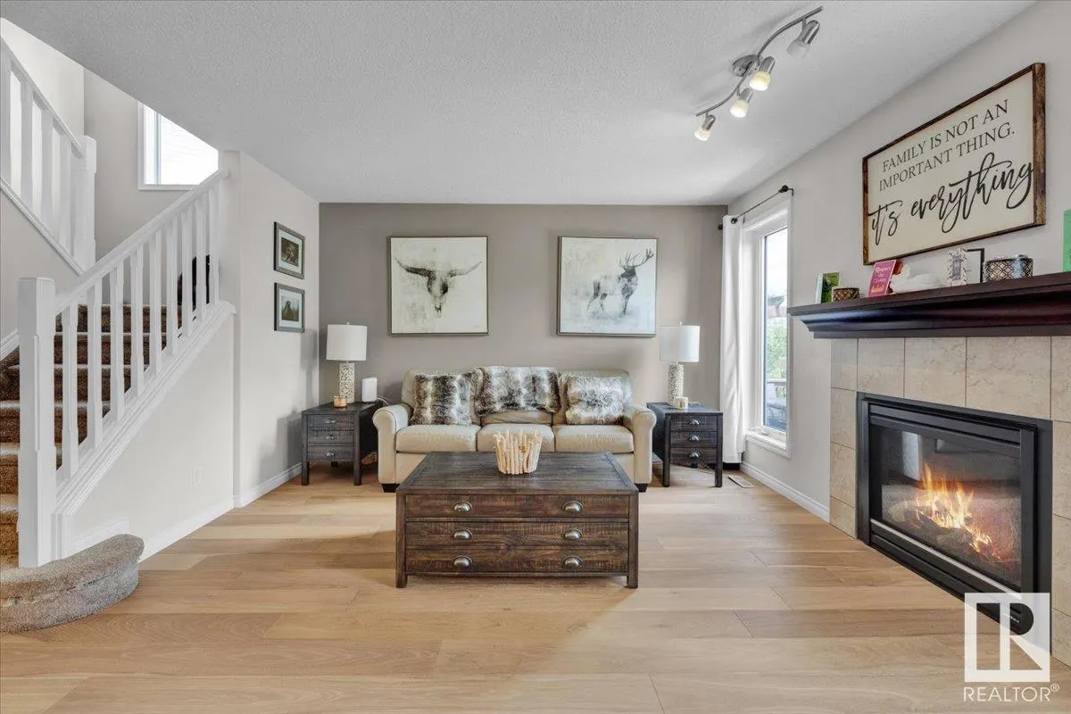 815 FOXWOOD Bay