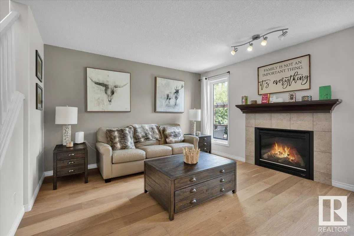 815 FOXWOOD Bay