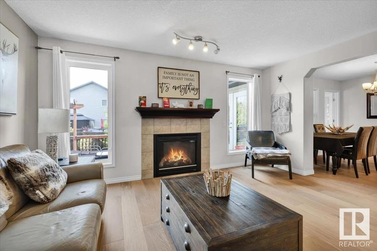 815 FOXWOOD Bay