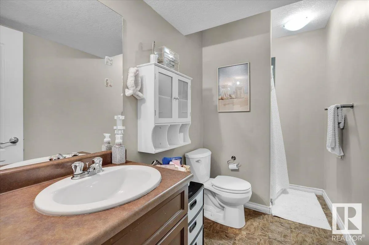 815 FOXWOOD Bay
