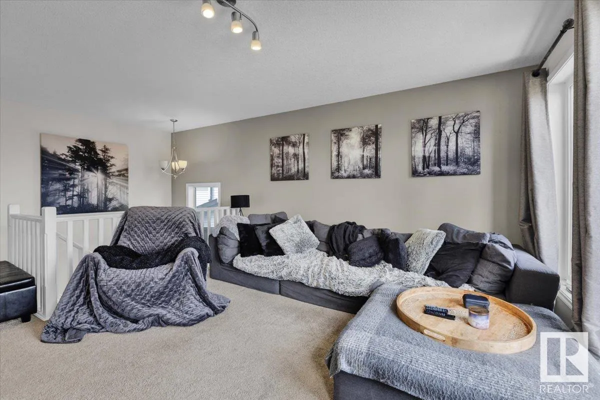 815 FOXWOOD Bay