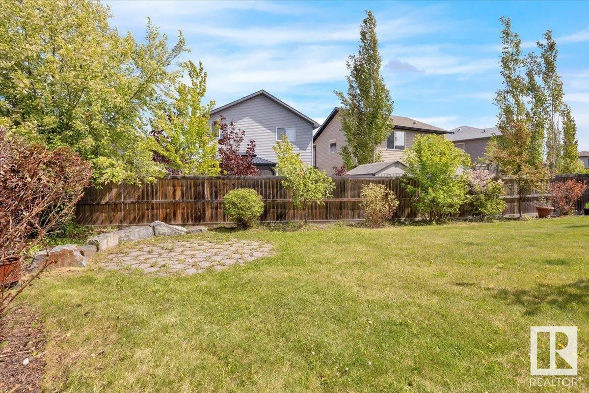 815 FOXWOOD Bay