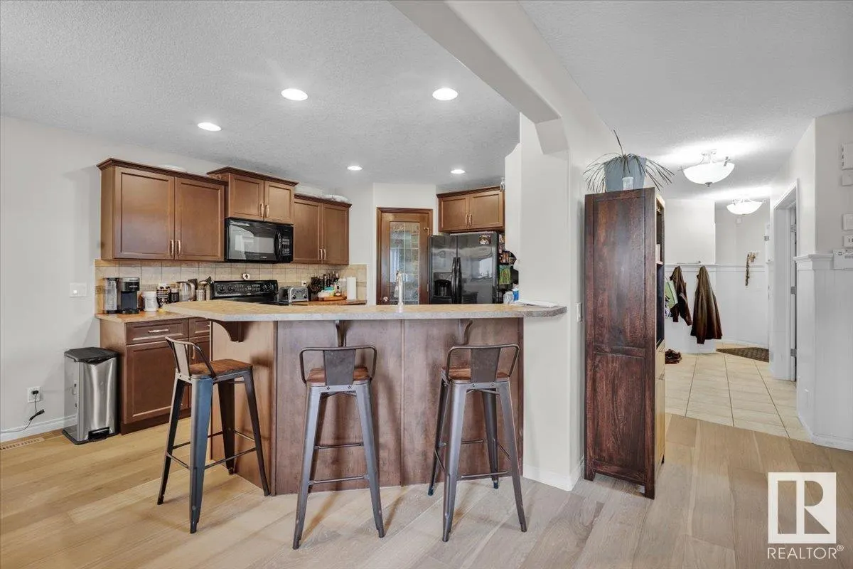 815 FOXWOOD Bay