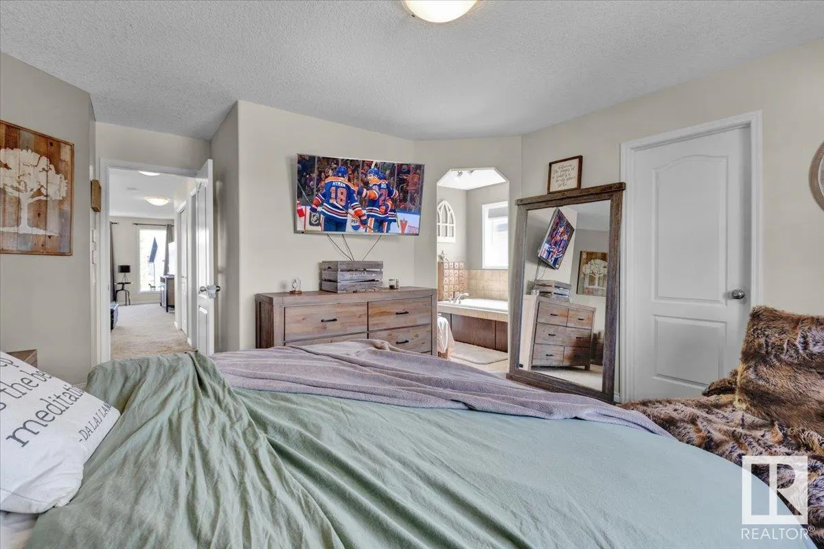 815 FOXWOOD Bay